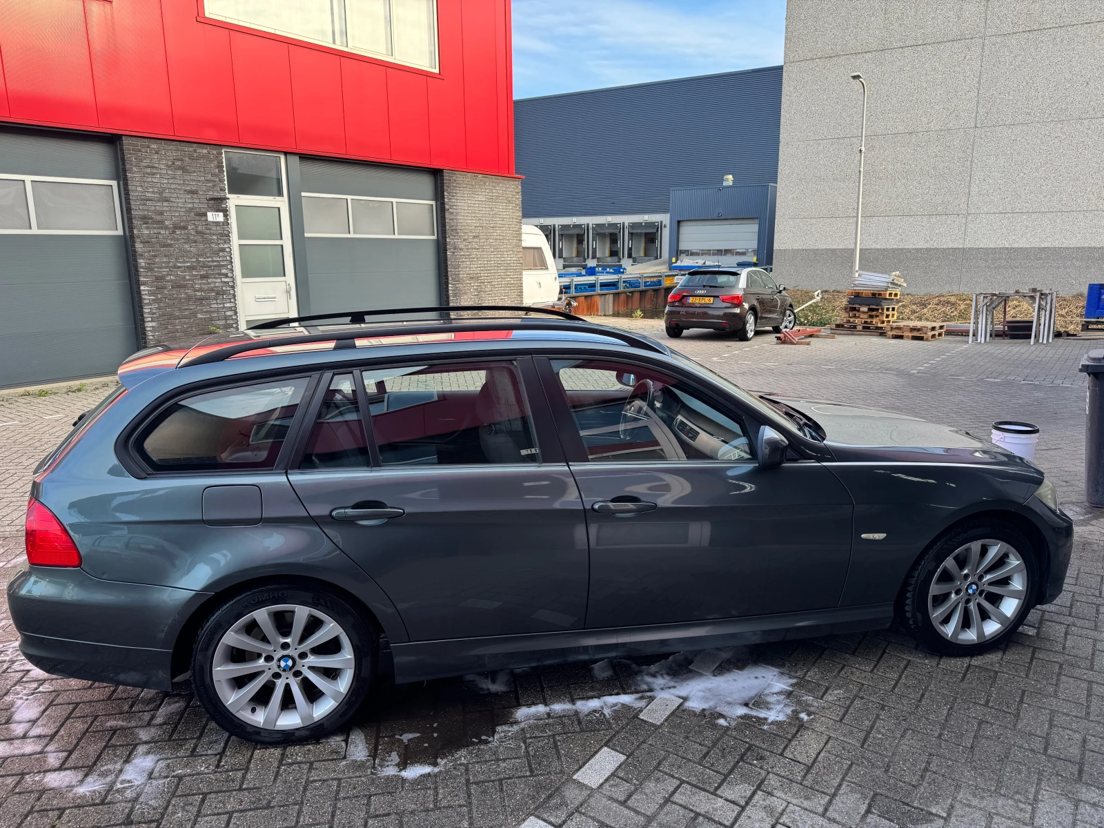BMW 318 E91 LCI - изображение 2