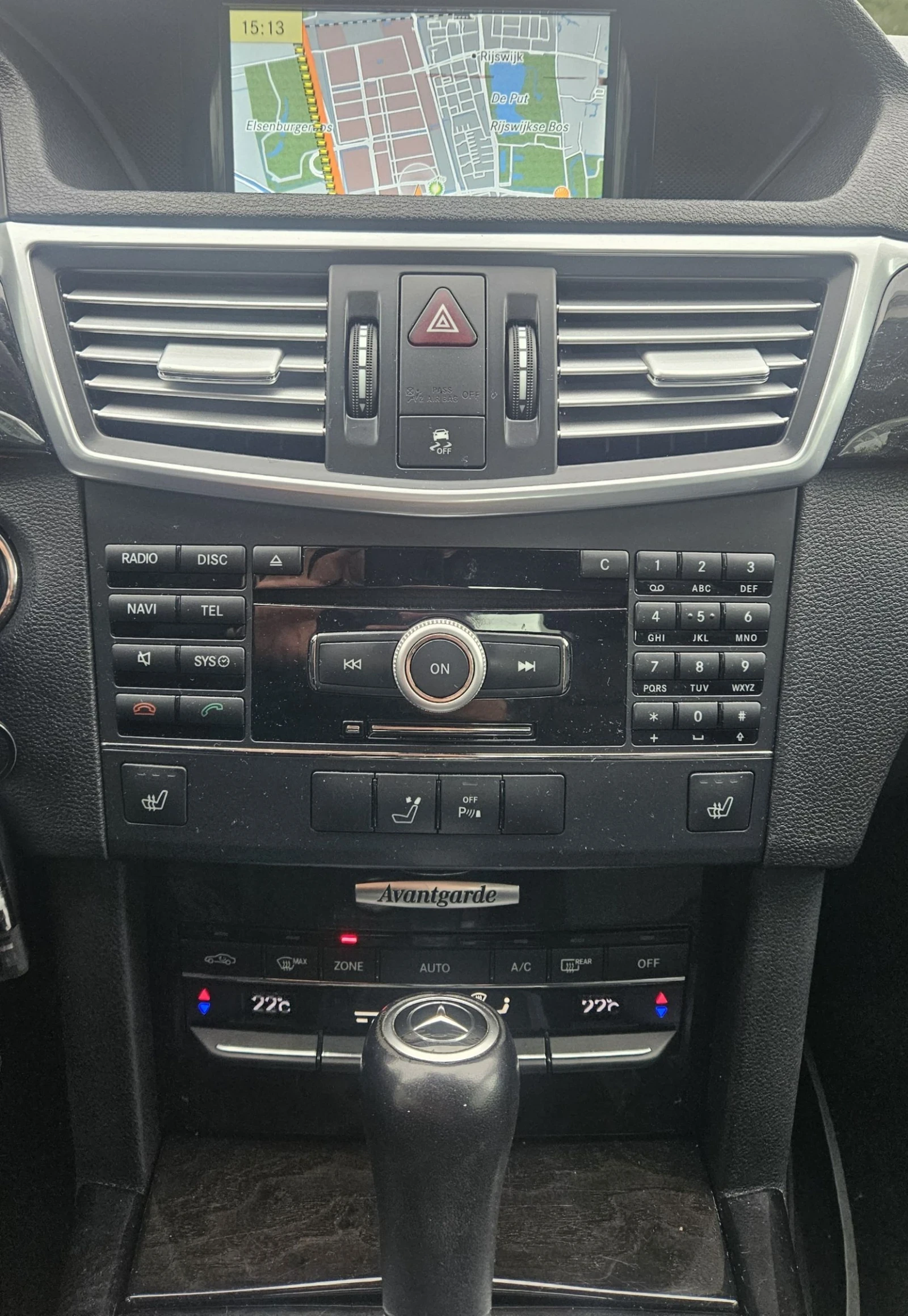 Mercedes-Benz E 220 Avantgarde Distronic LED Adaptiv XENON NAVI CAMERA - изображение 10