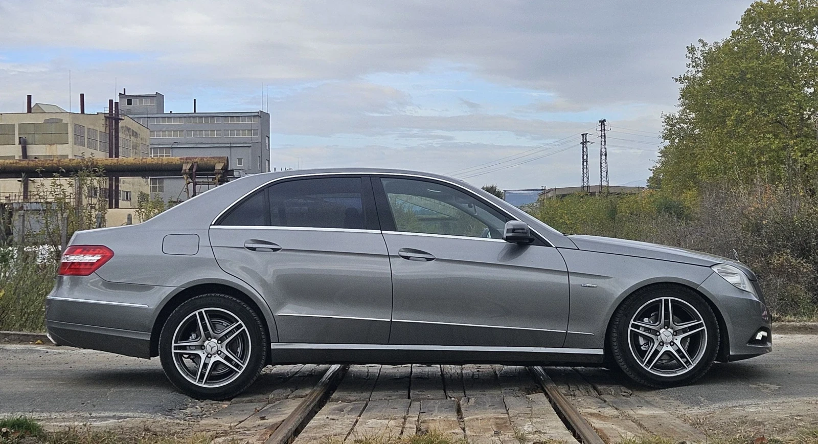 Mercedes-Benz E 220 Avantgarde Distronic LED Adaptiv XENON NAVI CAMERA - изображение 2