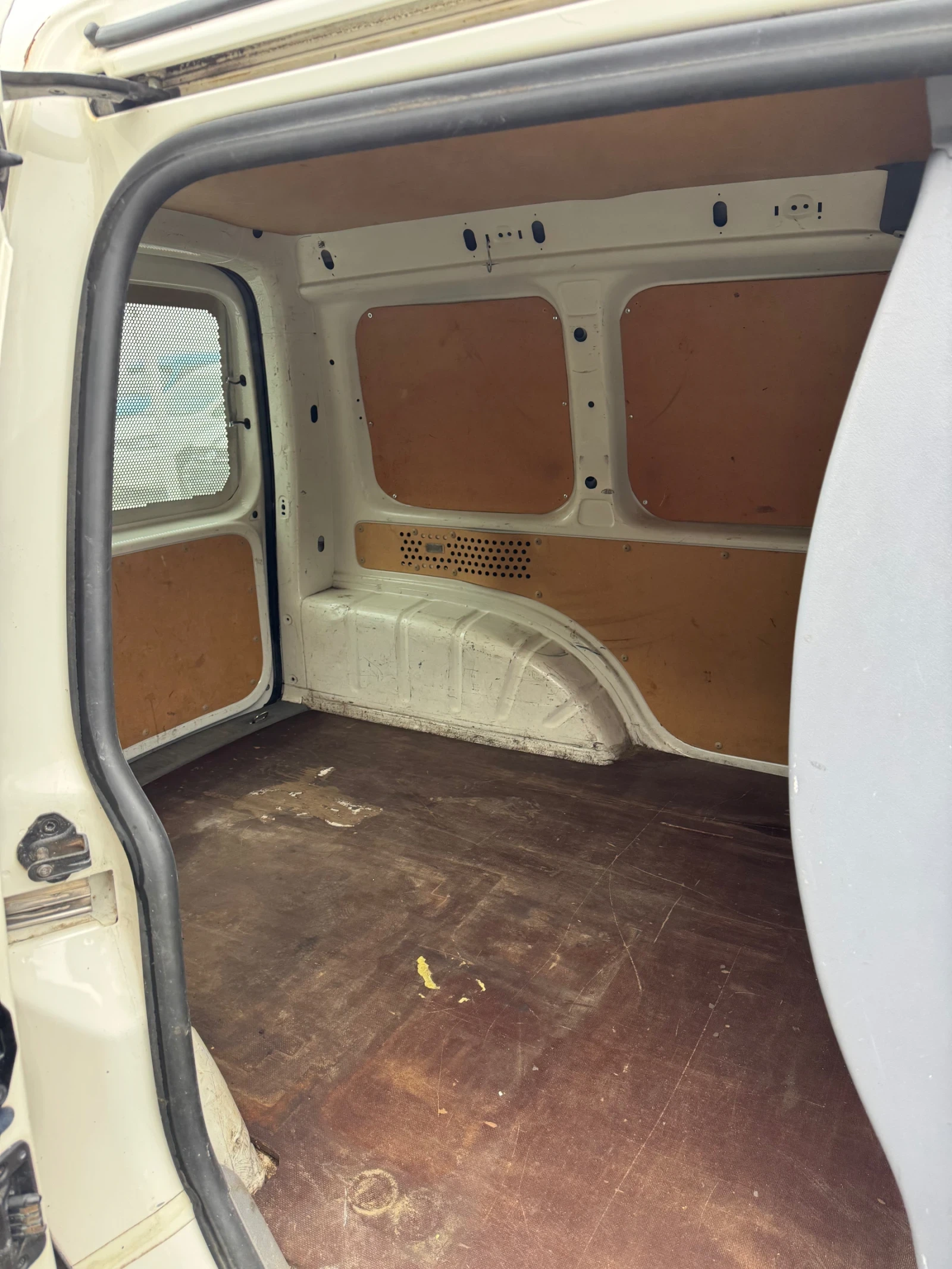 VW Caddy 2.0 SDI | Mobile.bg � ����������� 6
