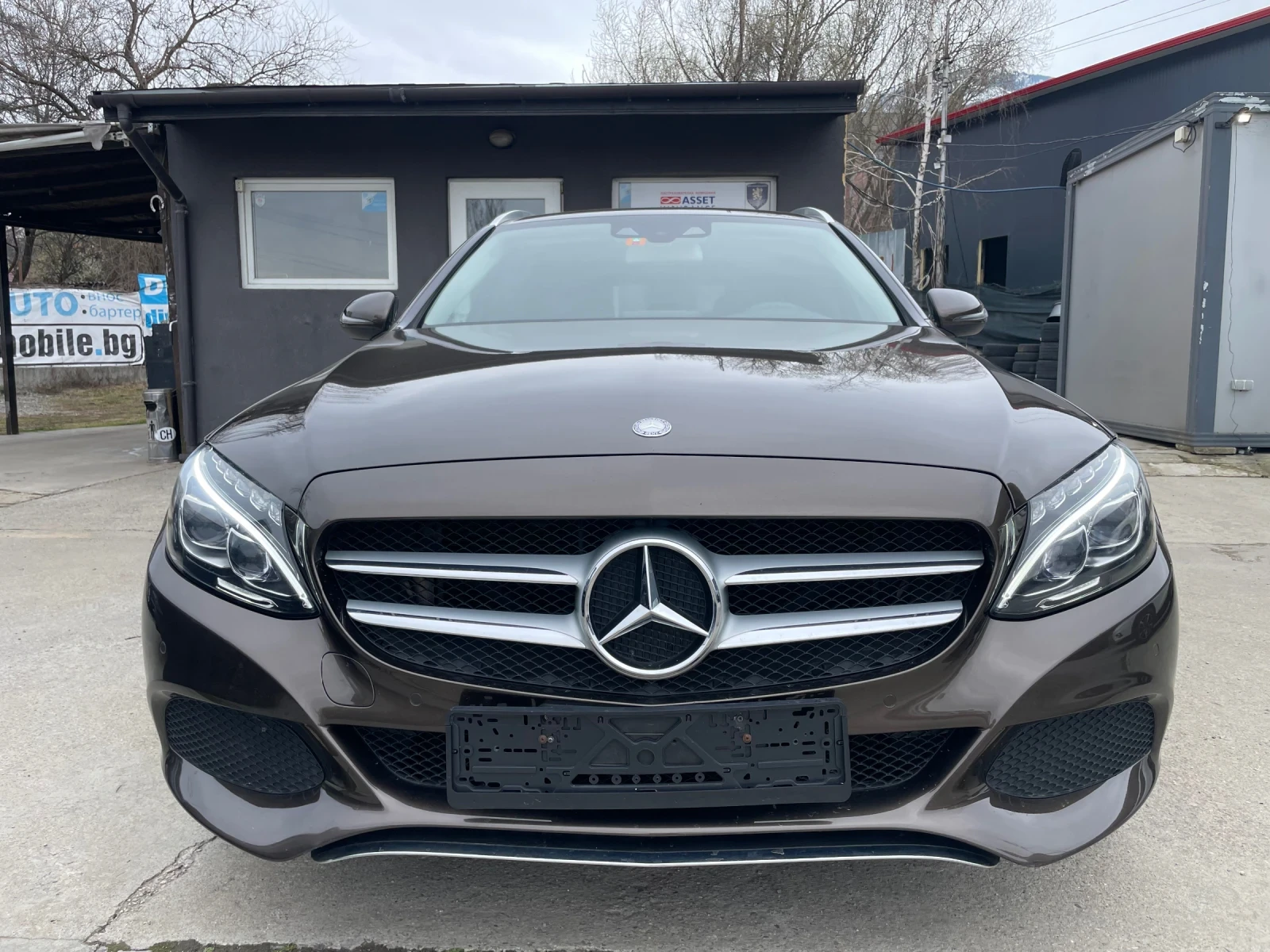 Mercedes-Benz C 250 4matic head -up  автоматик Швейцария, снимка 8 - Автомобили и джипове - 54068640