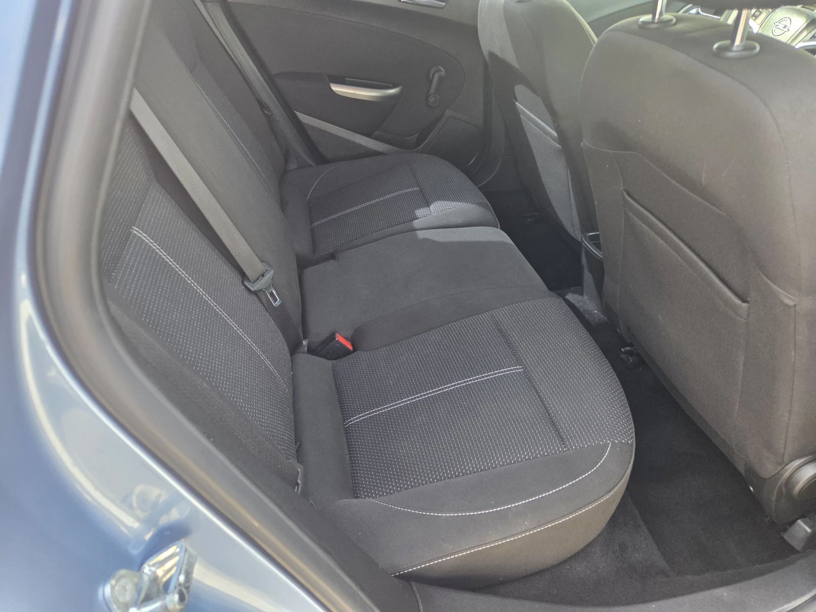 Opel Astra 1.7tdci* klima* , снимка 14 - Автомобили и джипове - 54197666