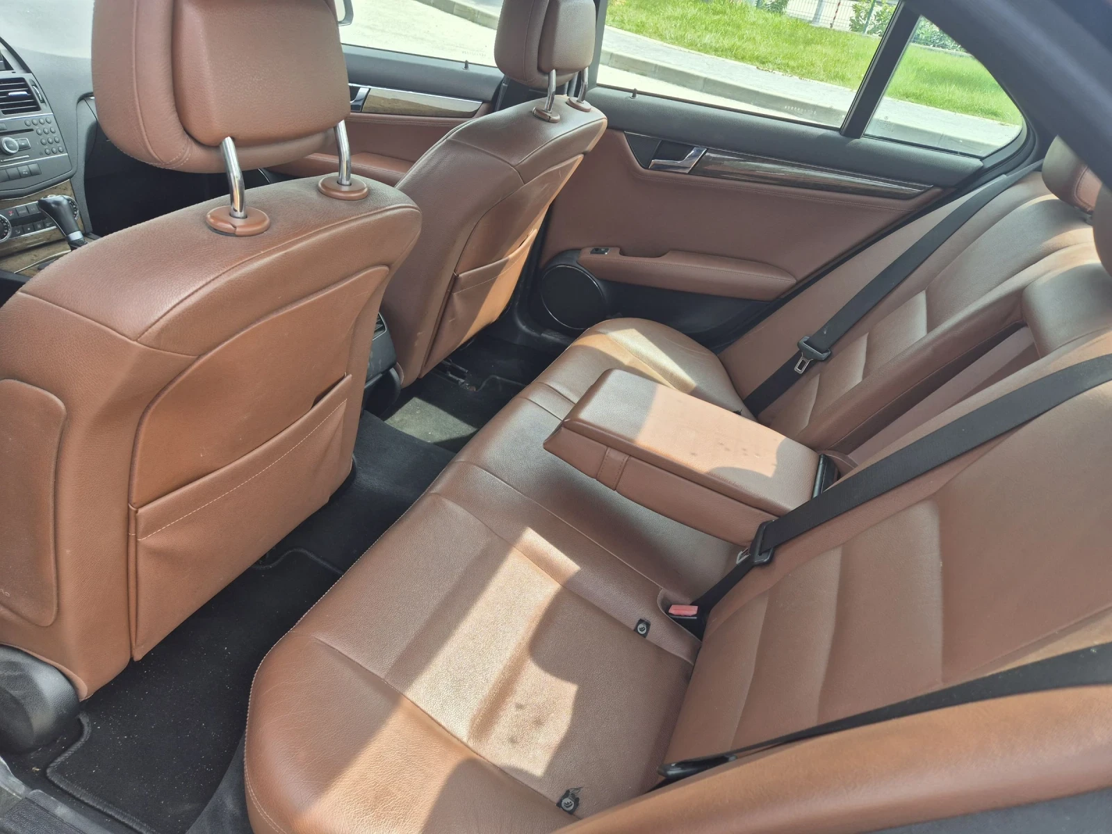 Mercedes-Benz C 320, снимка 6 - Автомобили и джипове - 54229619