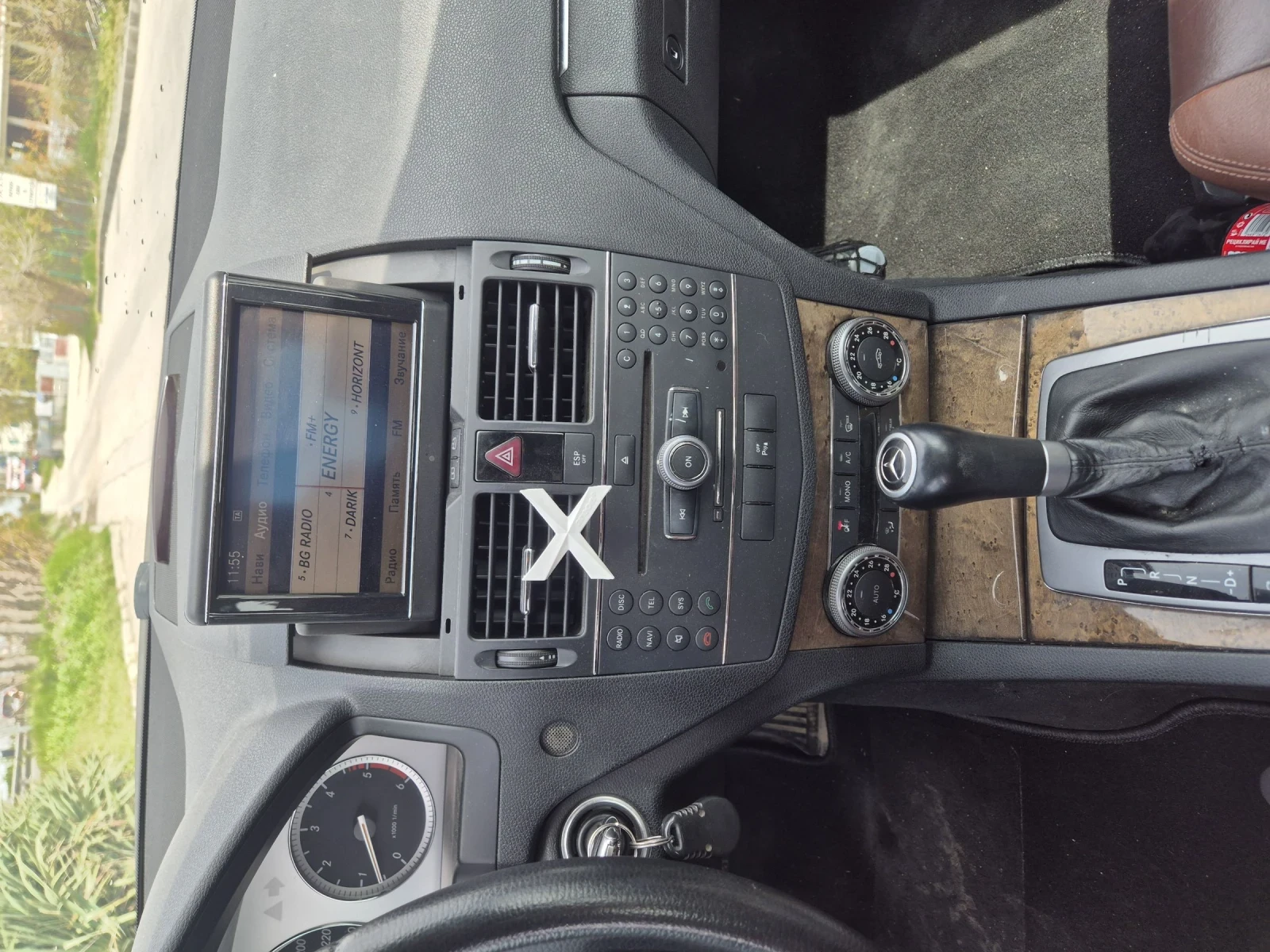 Mercedes-Benz C 320, снимка 8 - Автомобили и джипове - 54229619