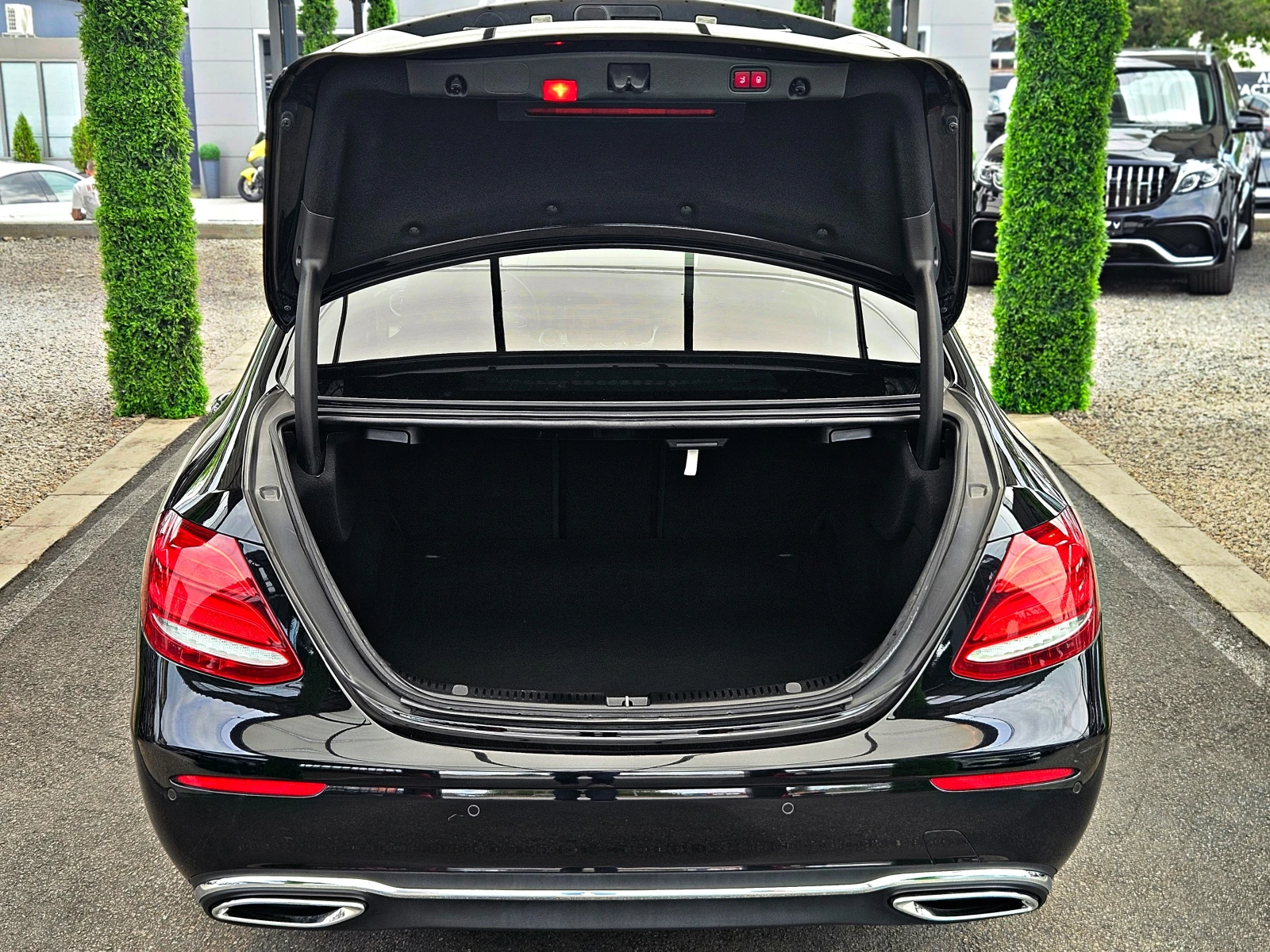 Mercedes-Benz E 200 AMG/DISTRON/CAMERA/�������/CAR PLAY/AMBIENT/LIZING | Mobile.bg � ����������� 8