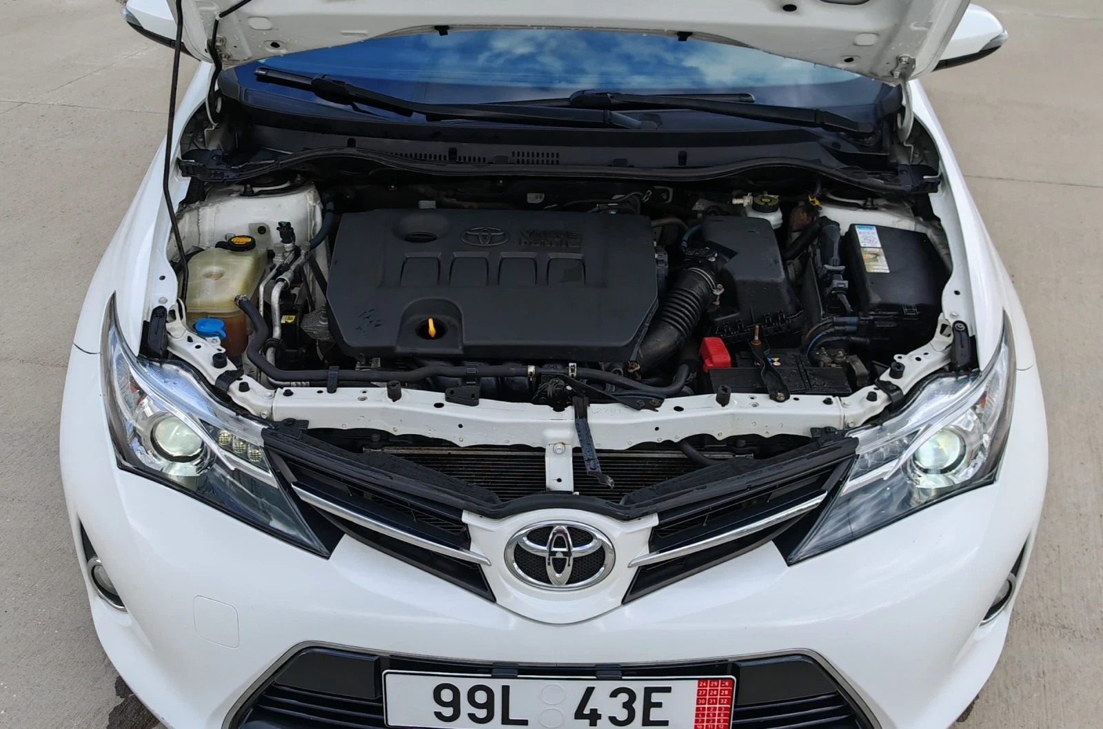 Toyota Auris 1.6VVTi AUTOMATIC* Bi-Xenon* Camera* Navi* USB/AUX, снимка 10 - Автомобили и джипове - 54739925