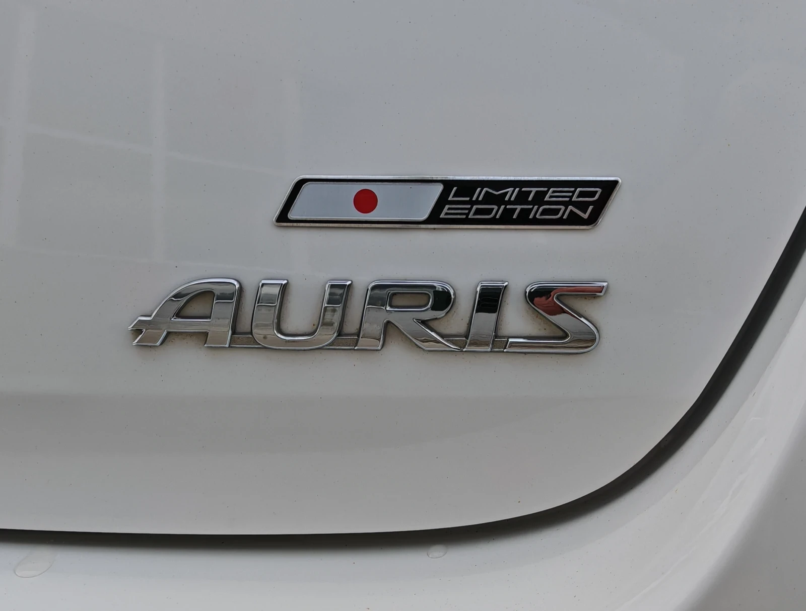 Toyota Auris 1.6VVTi AUTOMATIC* Bi-Xenon* Camera* Navi* USB/AUX, снимка 9 - Автомобили и джипове - 54739925