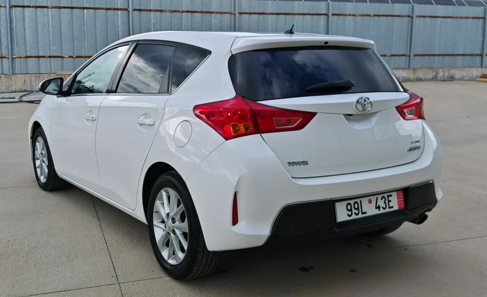 Toyota Auris 1.6VVTi AUTOMATIC* Bi-Xenon* Camera* Navi* USB/AUX, снимка 8 - Автомобили и джипове - 54739925