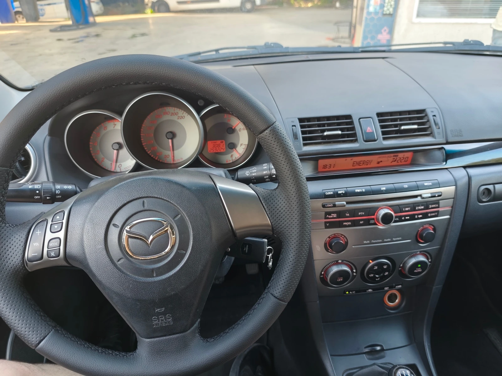 Mazda 3 1.6, снимка 6 - Автомобили и джипове - 54931391