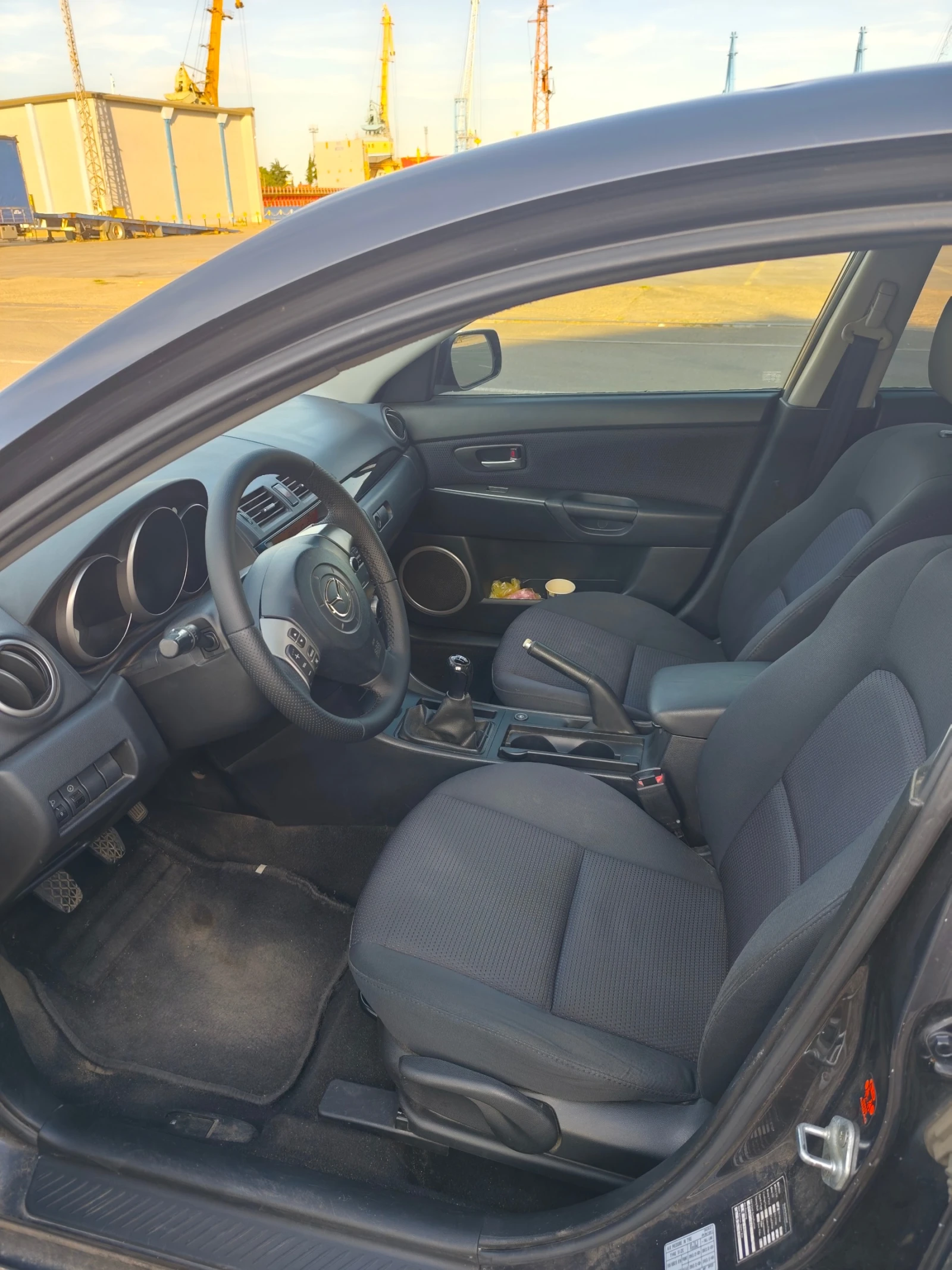 Mazda 3 1.6, снимка 8 - Автомобили и джипове - 54931391