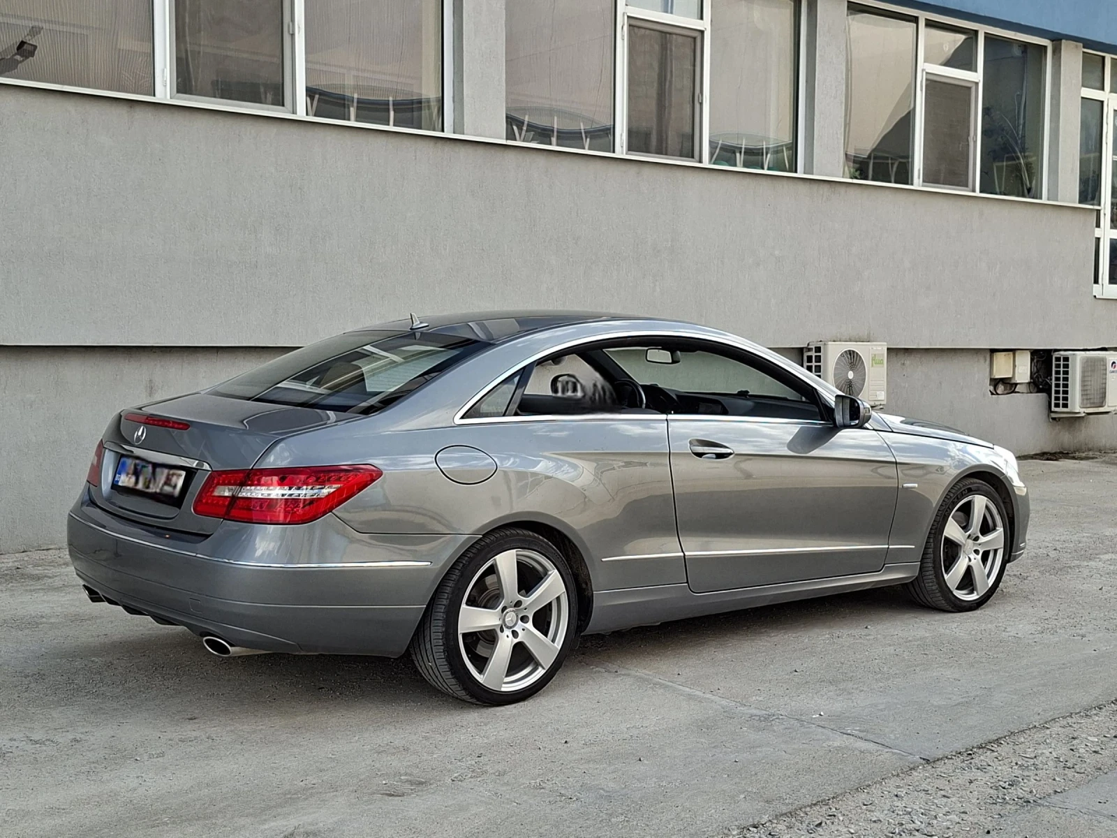 Mercedes-Benz E 350 БАРТЕР?, снимка 4 - Автомобили и джипове - 54937805