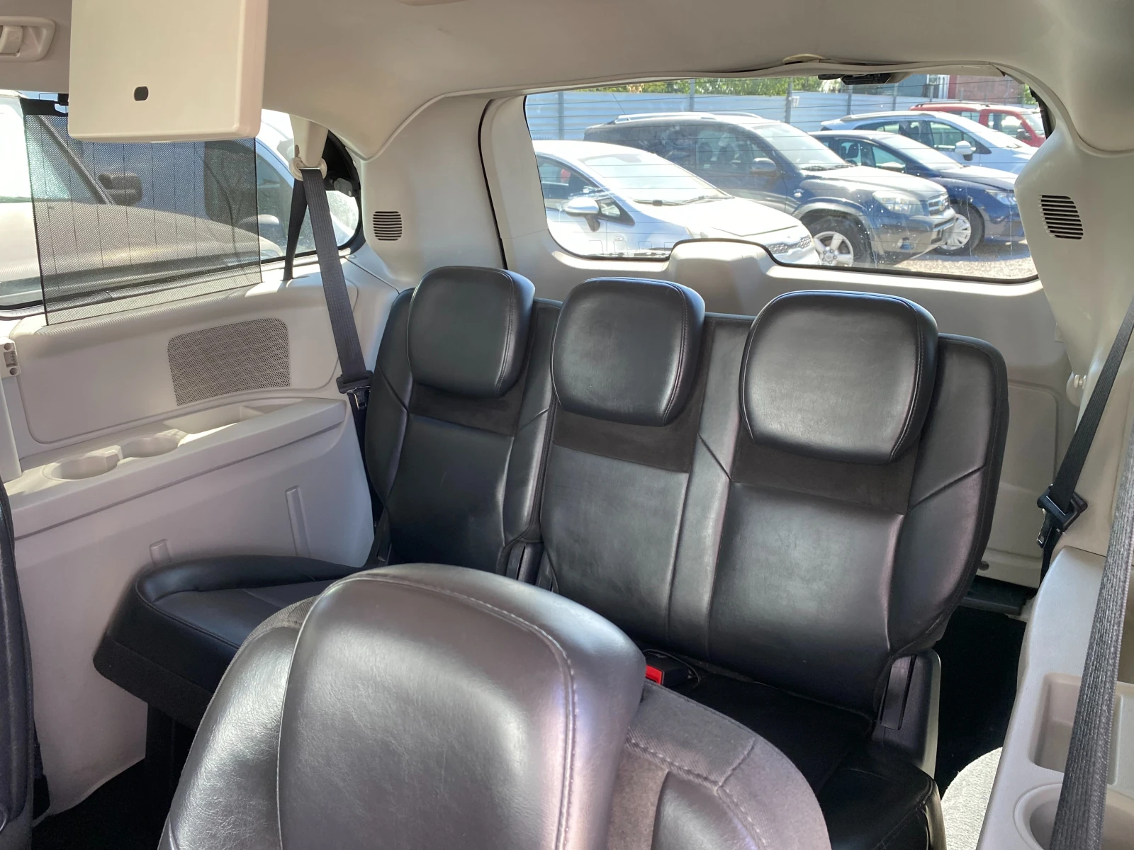 Chrysler Gr.voyager 2.8CRD---Перфектен---, снимка 13 - Автомобили и джипове - 55722657