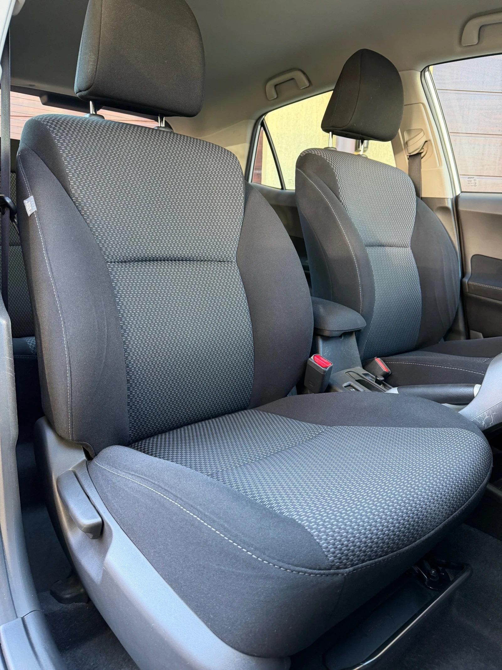 Toyota Auris 1.6vvt-i-132ps-53хил.км!, снимка 9 - Автомобили и джипове - 56121628