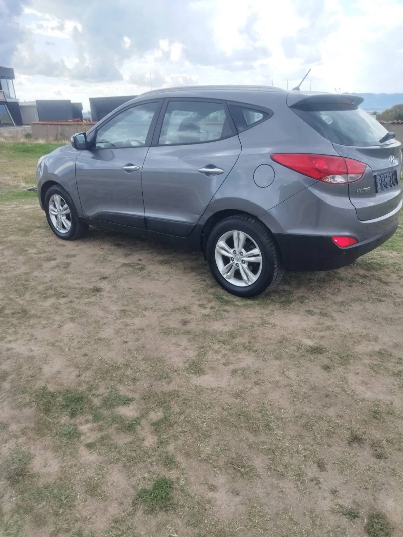 Hyundai IX35 CRDi, снимка 3 - Автомобили и джипове - 47487561