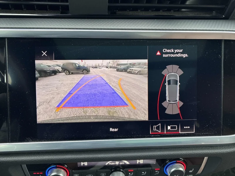 Audi Q3 * CARFAX * БЕЗ ПЪРВОНАЧАЛНА ВНОСКА, снимка 7 - Автомобили и джипове - 52792211