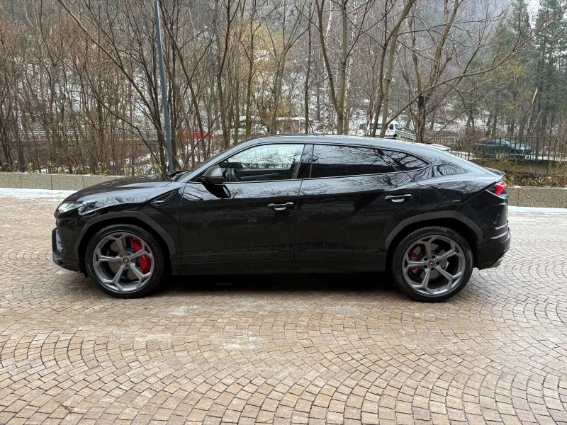 Lamborghini Urus V8* CARBON CERAMIC* AKRAPOVIC* SOFTCL* B&O* HUP* D, снимка 9 - Автомобили и джипове - 53253843
