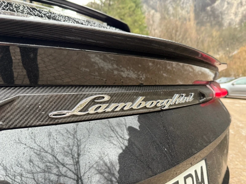 Lamborghini Urus V8* CARBON CERAMIC* AKRAPOVIC* SOFTCL* B&O* HUP* D, снимка 10 - Автомобили и джипове - 53253843