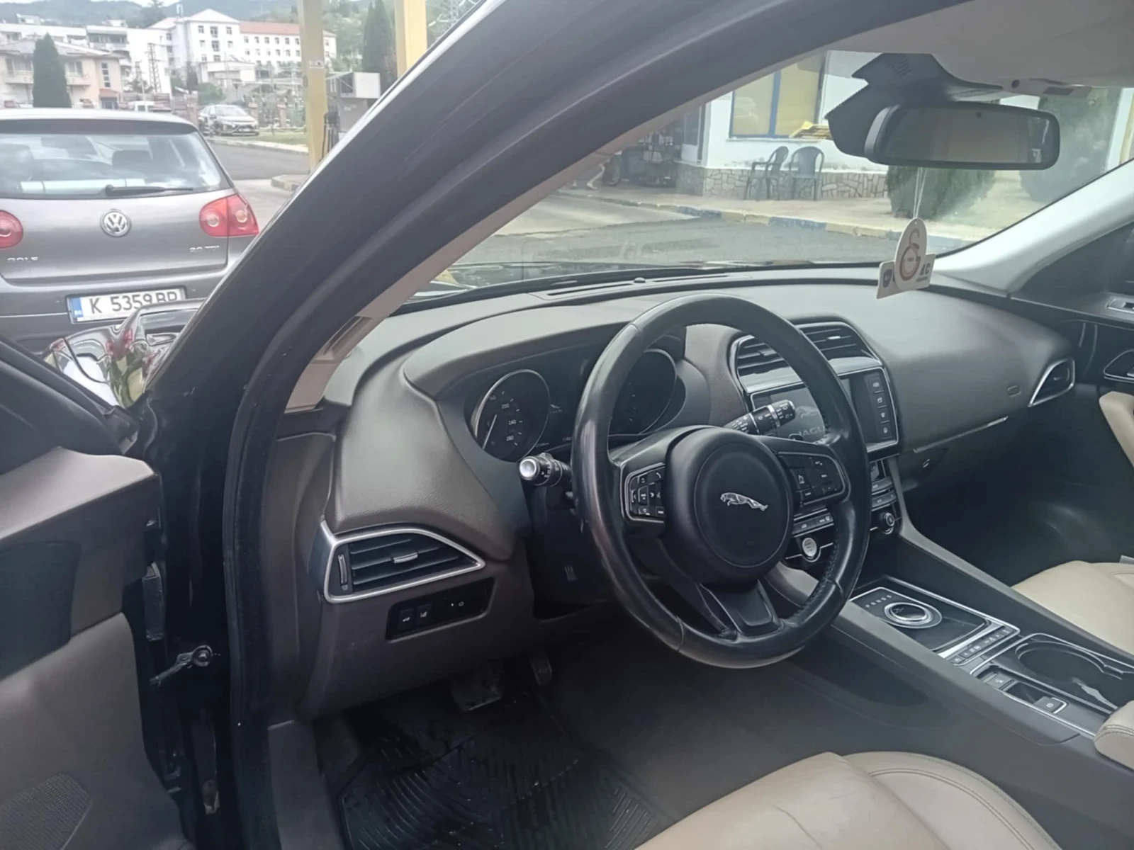 Jaguar F-PACE  - изображение 6