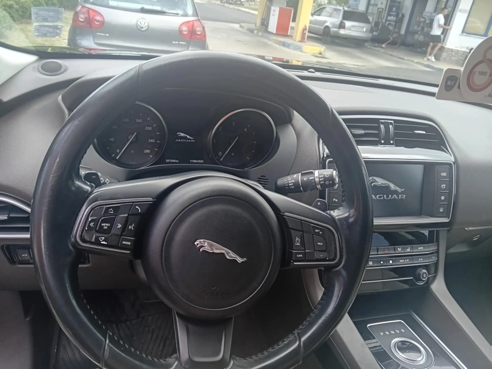 Jaguar F-PACE  - изображение 7