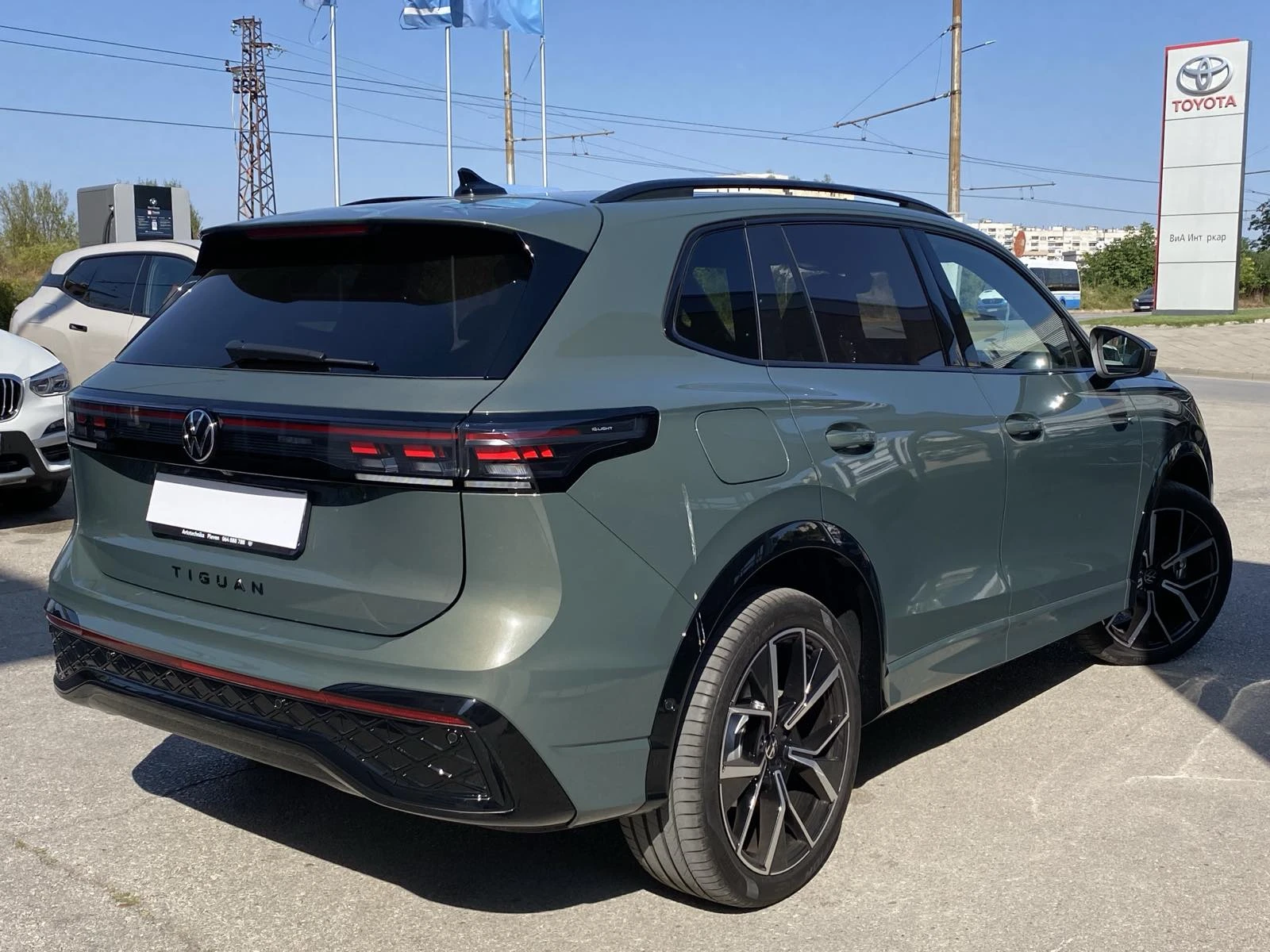 VW Tiguan Tiguan R-Line Plus 2.0 TDI 4MOTION DSG - изображение 2