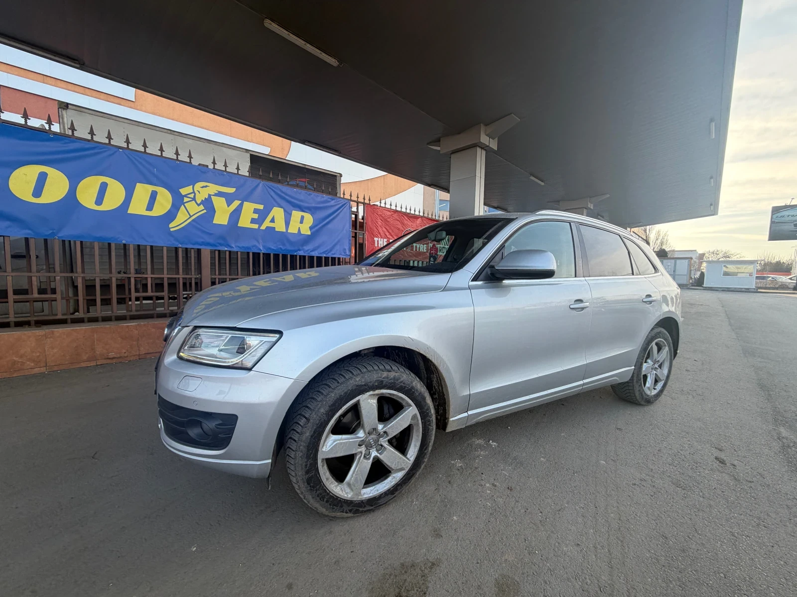 Audi Q5 FACE* 2.0TDI* 177кс* LED, снимка 2 - Автомобили и джипове - 52643328