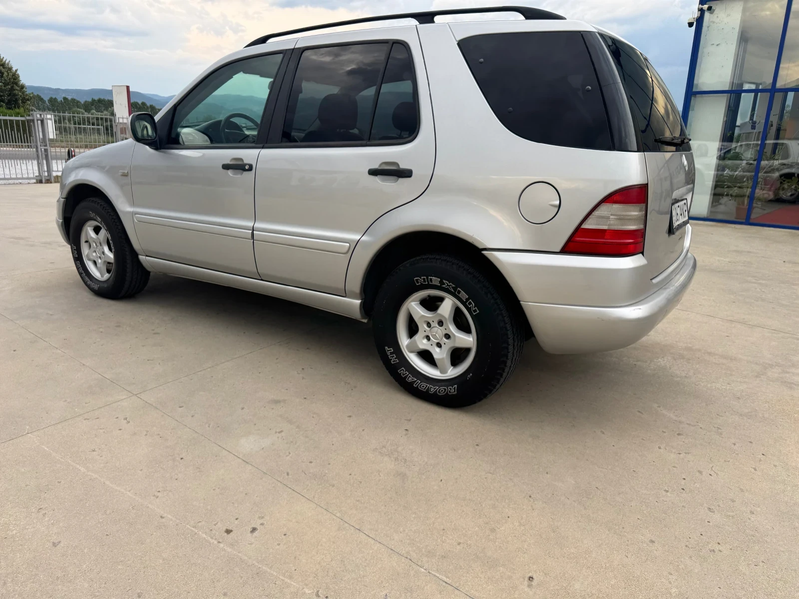 Mercedes-Benz ML 270 Top* Обслужена* , снимка 3 - Автомобили и джипове - 54983973