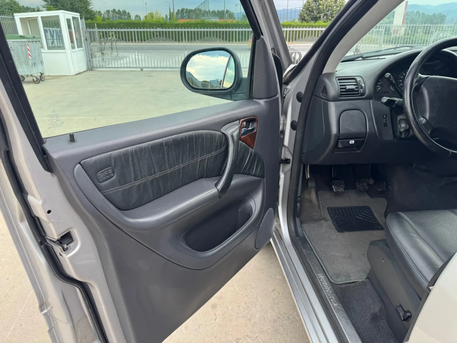 Mercedes-Benz ML 270 Top* Обслужена* , снимка 10 - Автомобили и джипове - 54983973