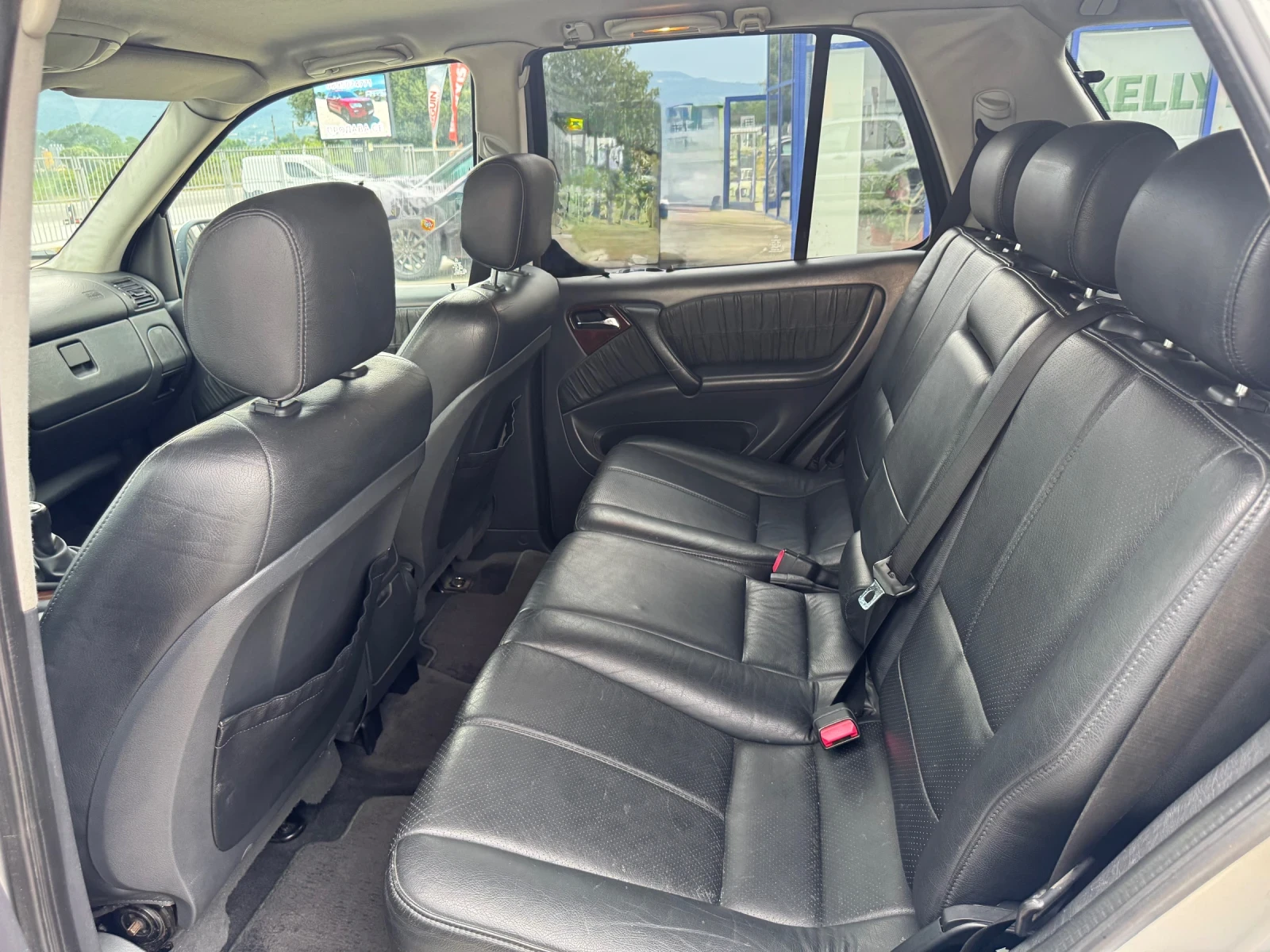 Mercedes-Benz ML 270 Top* Обслужена* , снимка 12 - Автомобили и джипове - 54983973
