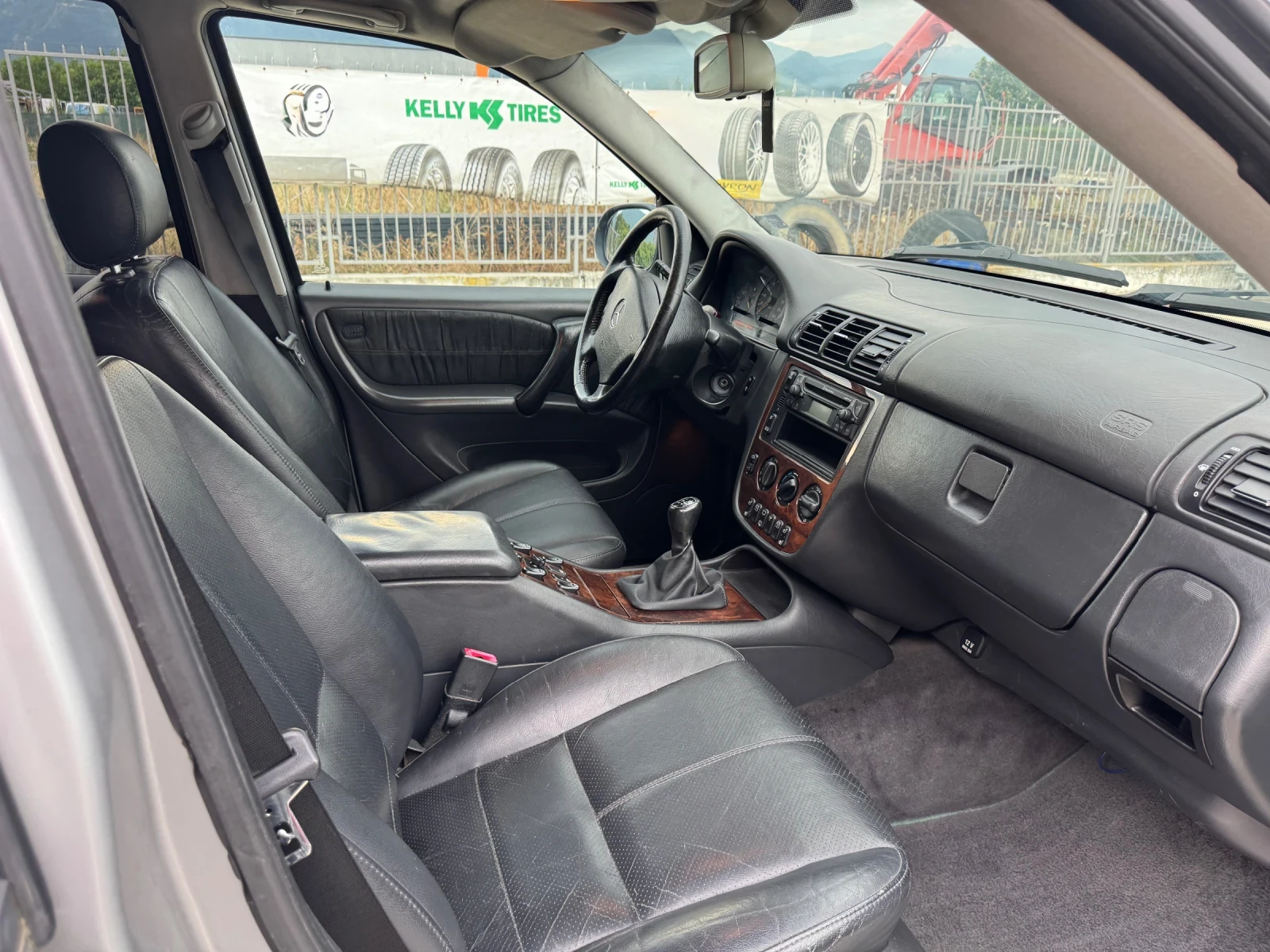 Mercedes-Benz ML 270 Top* Обслужена* , снимка 6 - Автомобили и джипове - 54983973