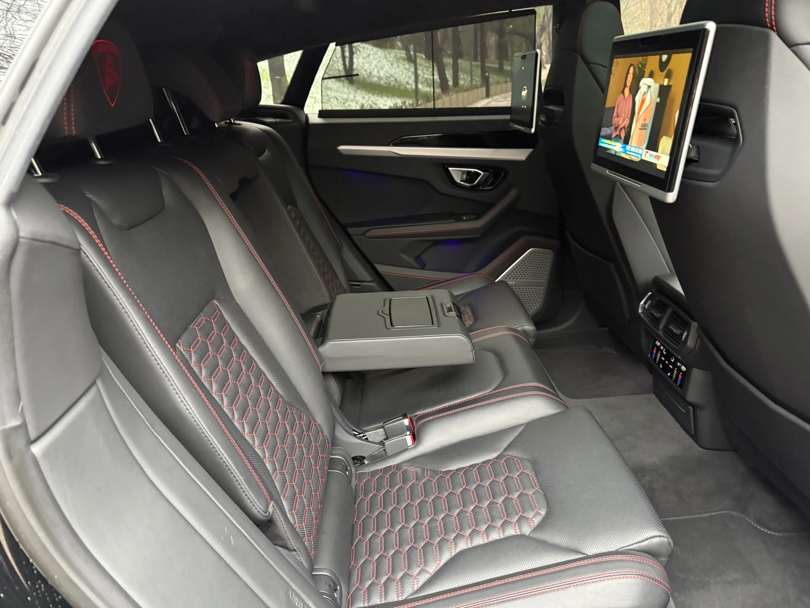 Lamborghini Urus V8* CARBON CERAMIC* AKRAPOVIC* SOFTCL* B&O* HUP* D | Mobile.bg � ����������� 16