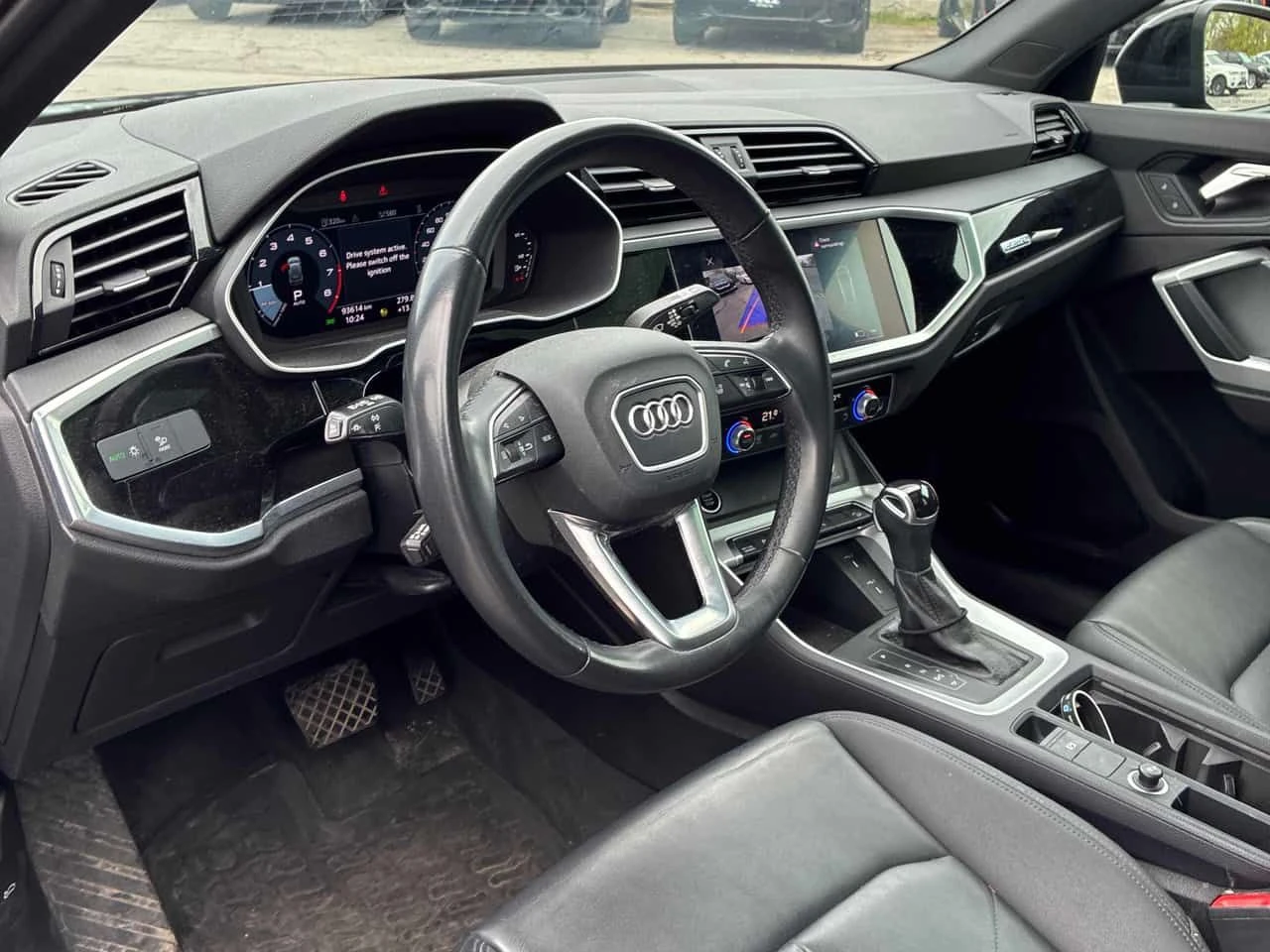 Audi Q3 45 TFSI quattro/ПАНОРАМА/ОТ ПРЕДСТАВИТЕЛСТВО, снимка 7 - Автомобили и джипове - 54572514