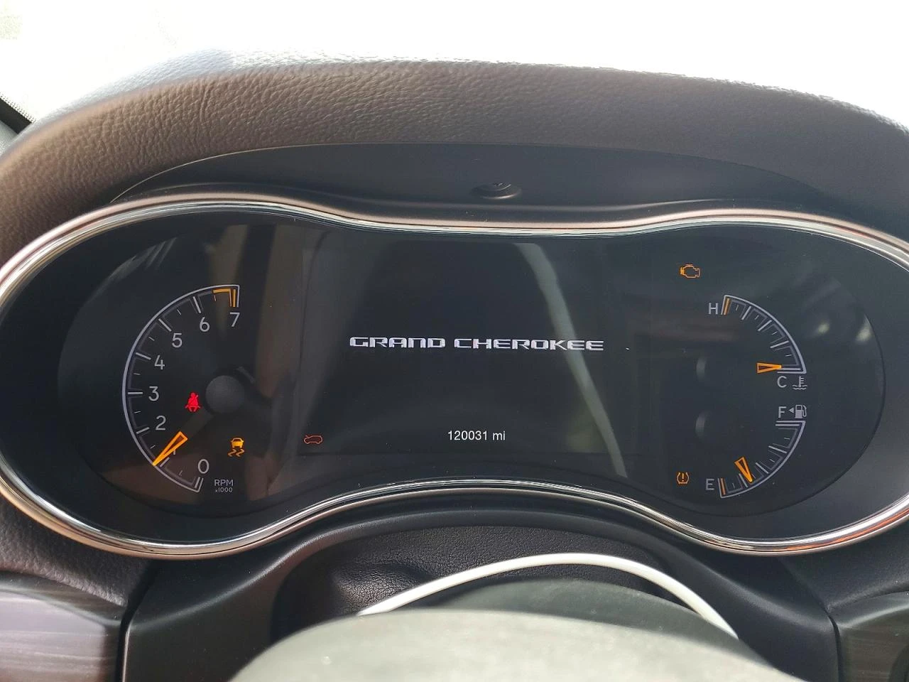 Jeep Grand cherokee 3.6l Laredo, снимка 9 - Автомобили и джипове - 54705964