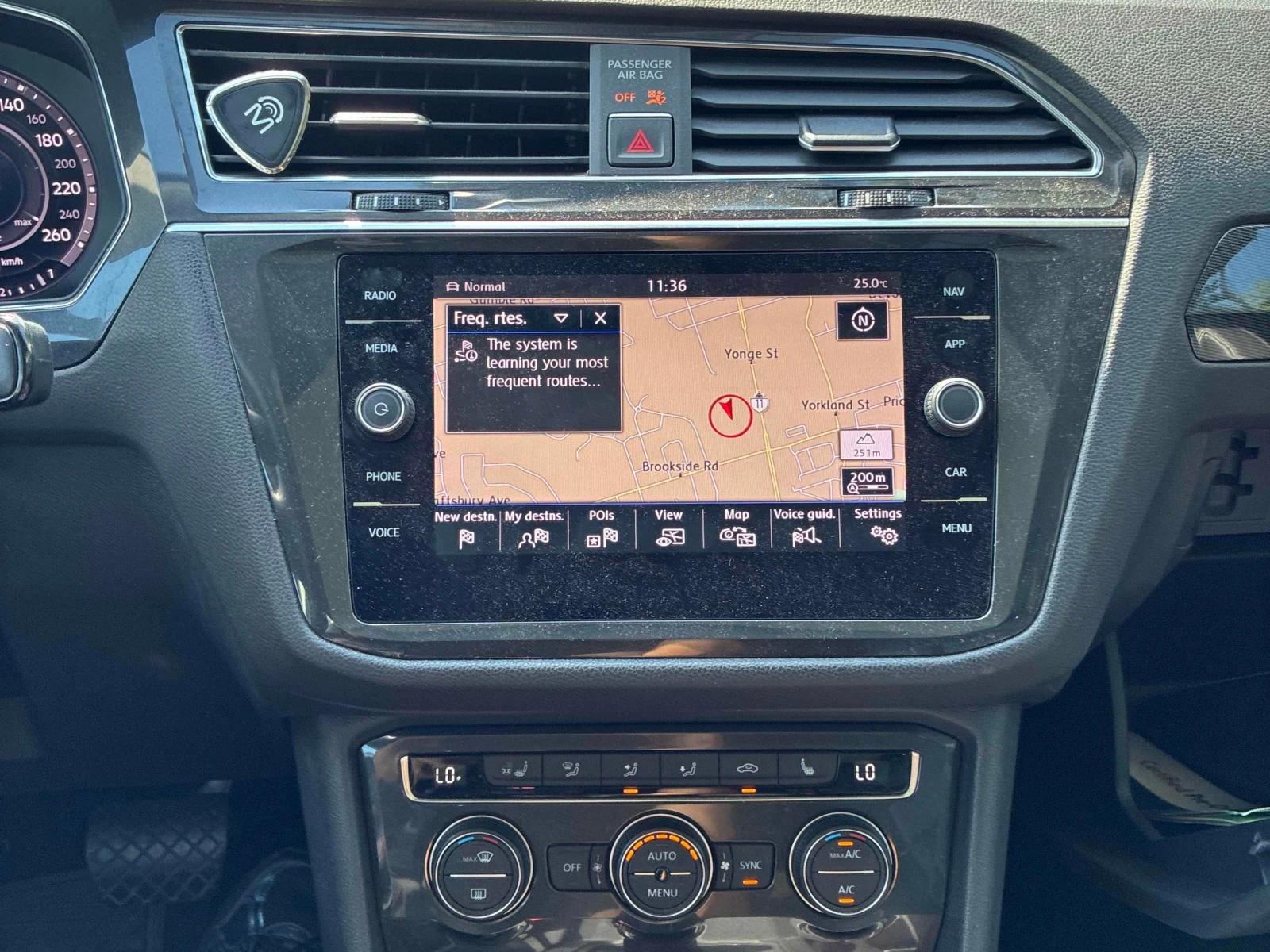VW Tiguan * Highline * CARFAX * ЦЕНА ДО БГ, снимка 12 - Автомобили и джипове - 55838214