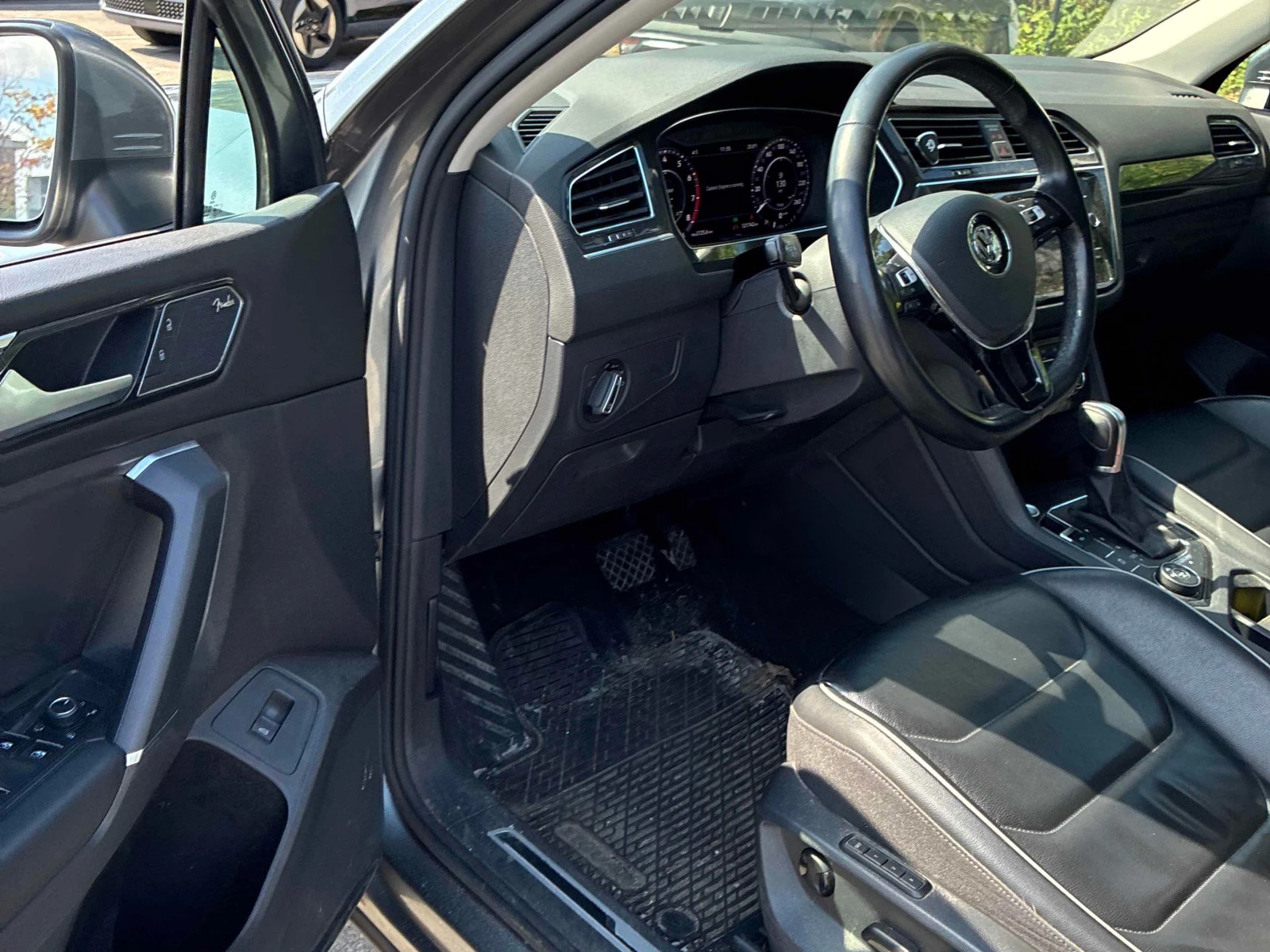 VW Tiguan * Highline * CARFAX * ЦЕНА ДО БГ, снимка 10 - Автомобили и джипове - 55838214