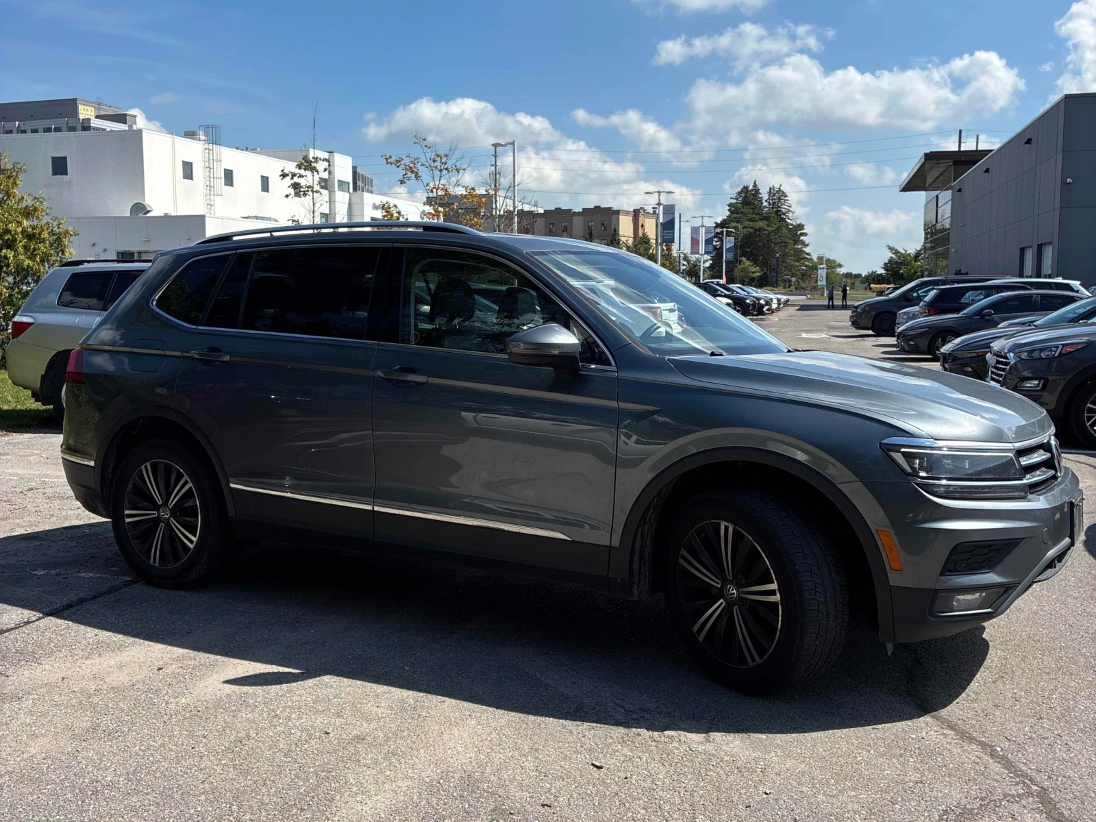 VW Tiguan * Highline * CARFAX * ЦЕНА ДО БГ, снимка 5 - Автомобили и джипове - 55838214