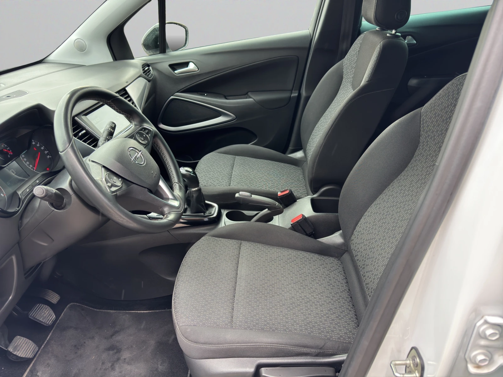 Opel Crossland X 1.2 82HP BVM5 E6, снимка 8 - Автомобили и джипове - 56683183