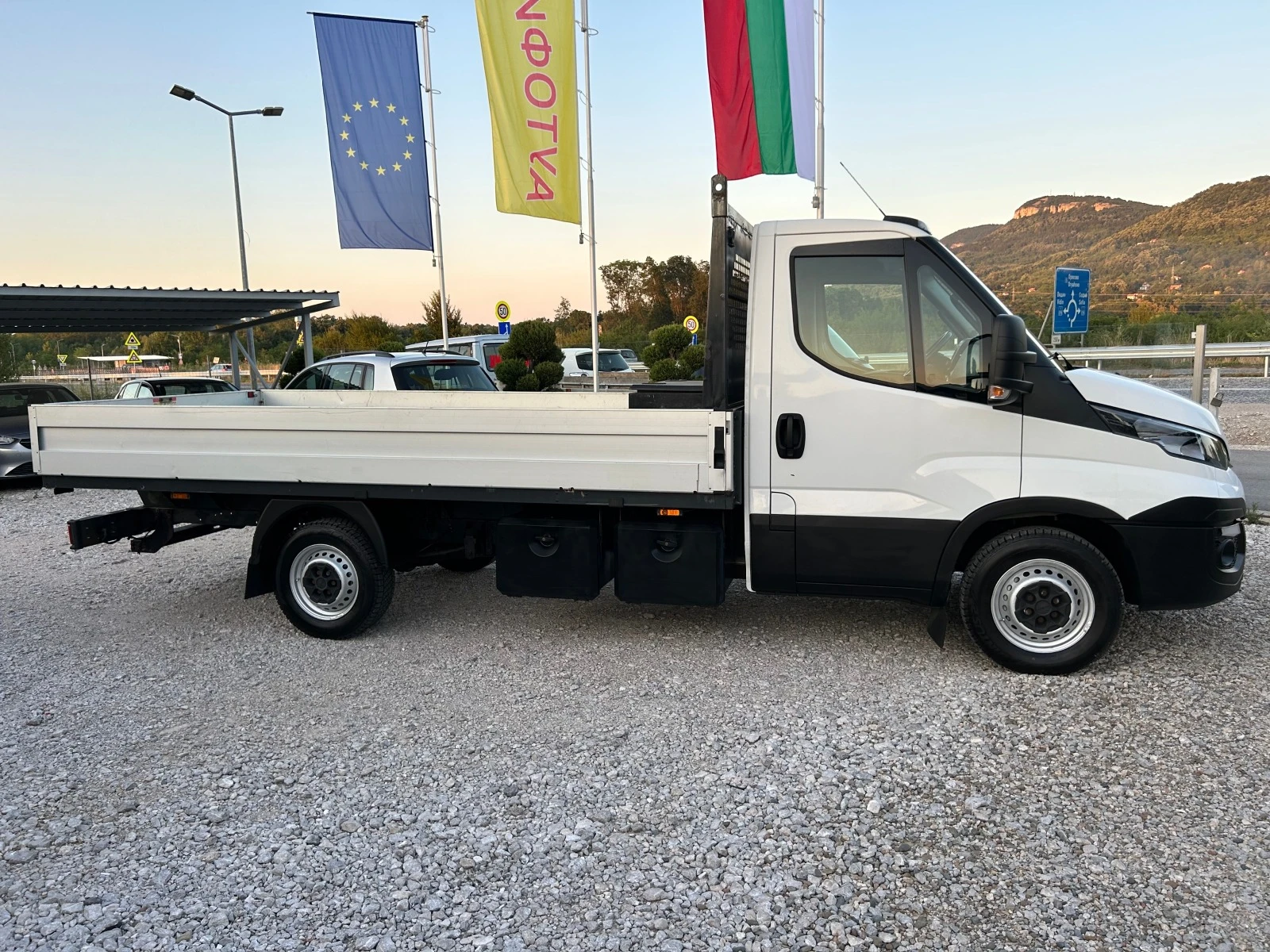 Iveco 35s16 КЛИМАТРОНИК!! АВТОМАТ !! РЕАЛНИ КИЛОМЕТРИ !! - изображение 2