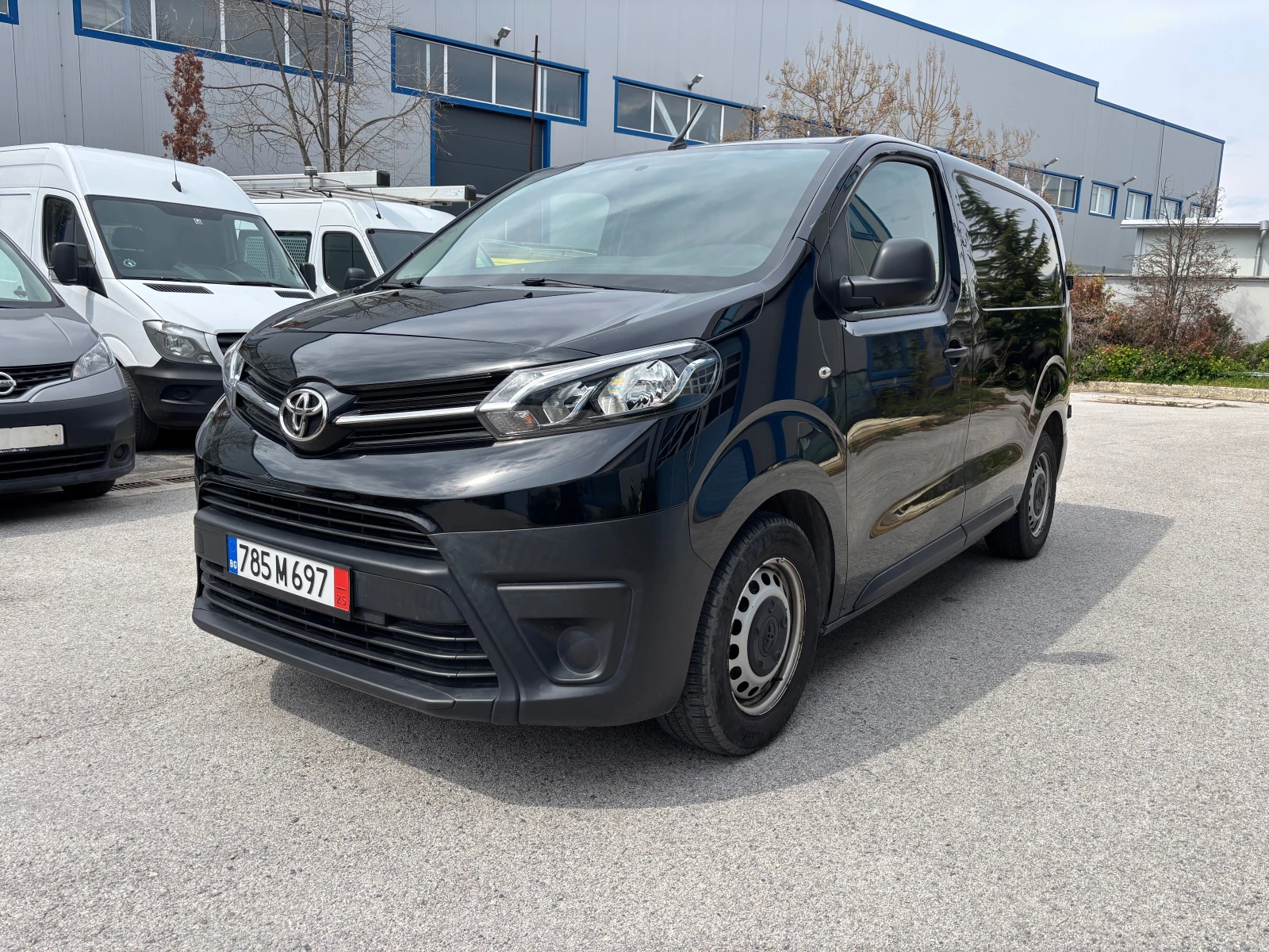 Toyota Proace 118000km, снимка 2 - Бусове и автобуси - 54579137