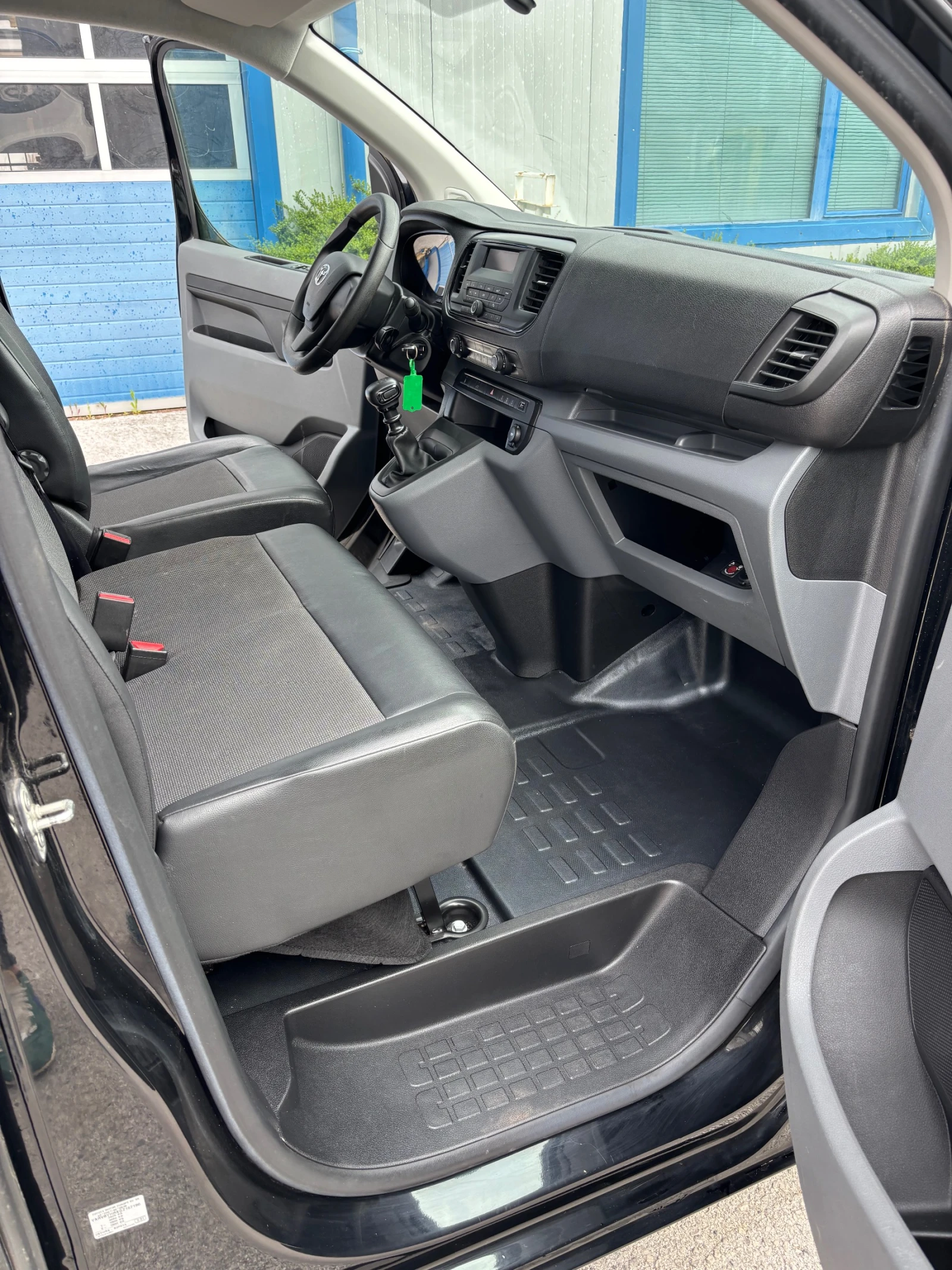 Toyota Proace 118000km, снимка 16 - Бусове и автобуси - 54579137