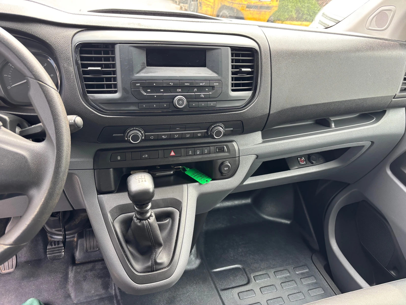 Toyota Proace 118000km, снимка 11 - Бусове и автобуси - 54579137