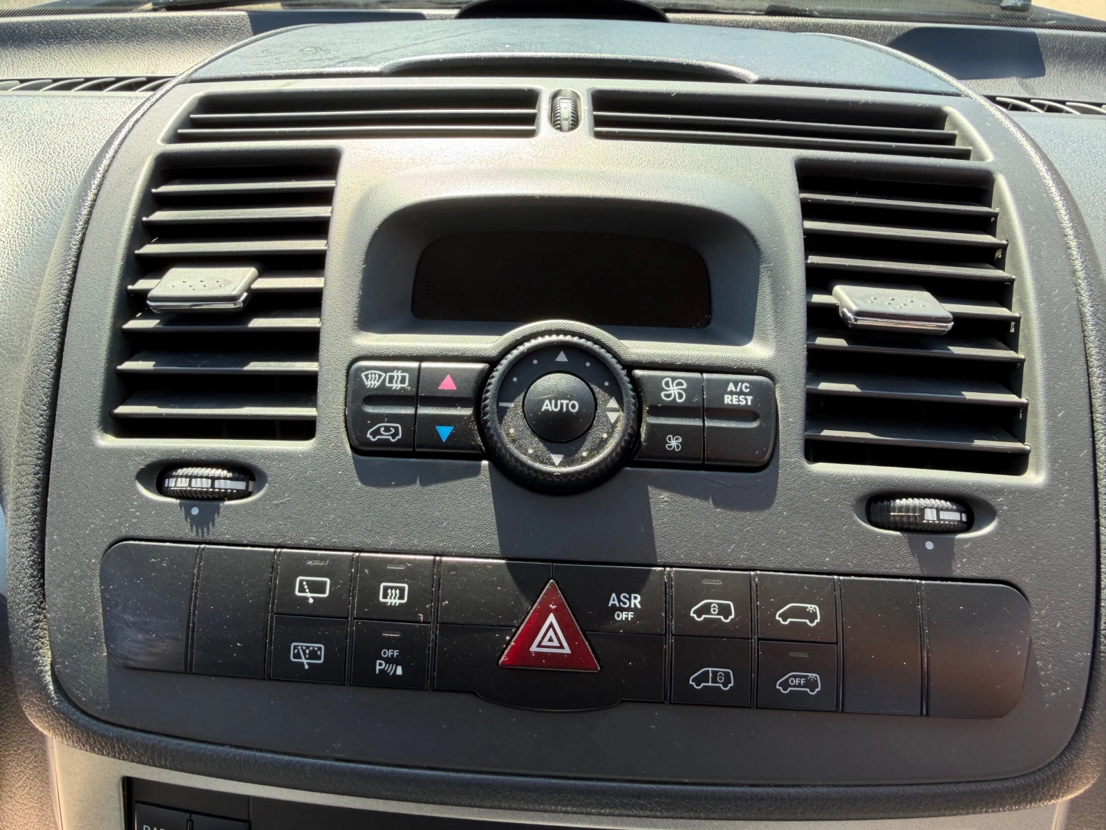 Mercedes-Benz Vito 3.0v6 Автомат Нави Камера ксенон, снимка 16 - Бусове и автобуси - 55986286