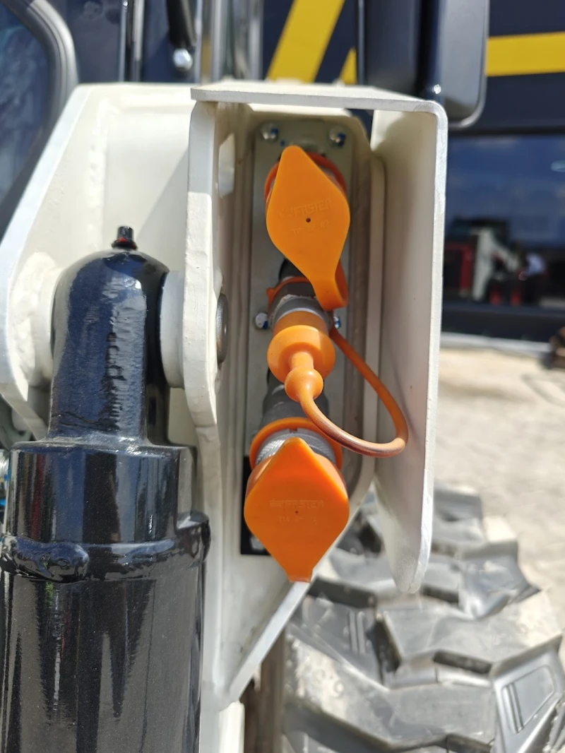 Мини челни товарачи Друга Lonking CDM312, снимка 10 - Индустриална техника - 51217224