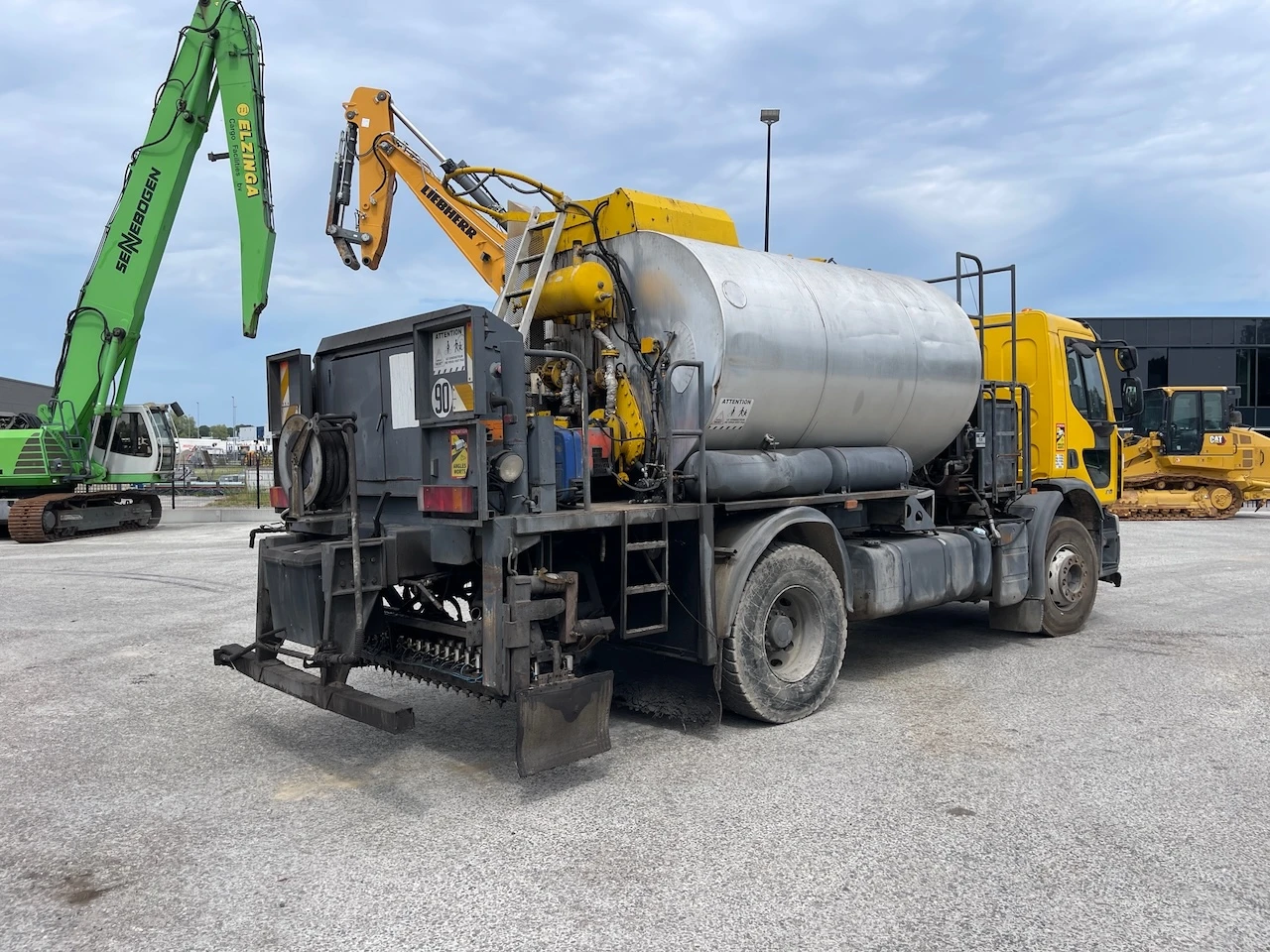 Машини за асфалт Renault Premium Bitumen Sprayer Acmar 7500 - изображение 5