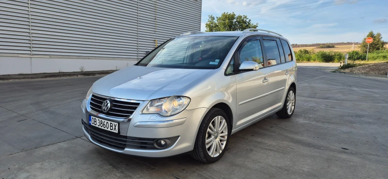 VW Touran 2.0TDI 140к.с Highline, снимка 1 - Автомобили и джипове - 47344991