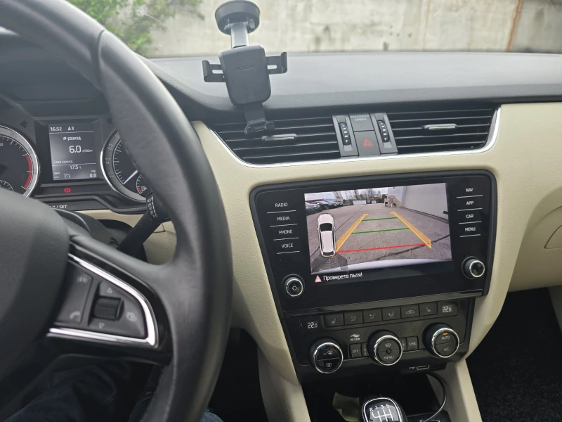 Skoda Octavia швейцария, снимка 14 - Автомобили и джипове - 52797490