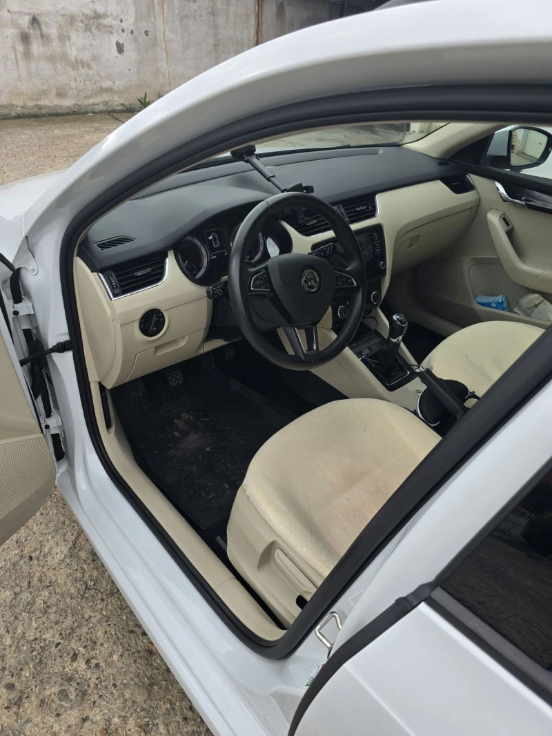 Skoda Octavia швейцария, снимка 13 - Автомобили и джипове - 52797490