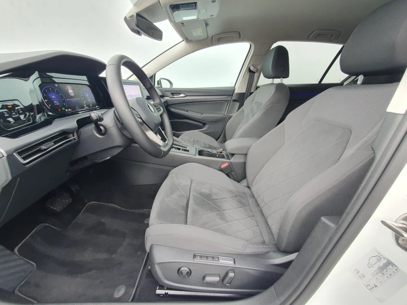 VW Golf 8 Style 1.5 eTSI OPF DSG, снимка 4 - Автомобили и джипове - 52690007