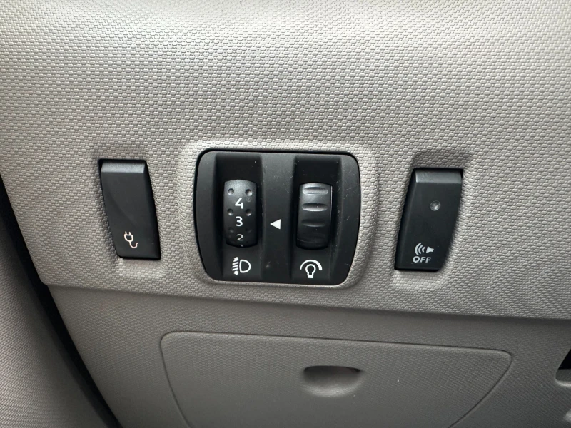 Renault Zoe 20 kWh 58 к.с., снимка 14 - Автомобили и джипове - 52051798