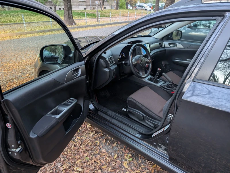 Subaru Impreza XV, снимка 9 - Автомобили и джипове - 52265851