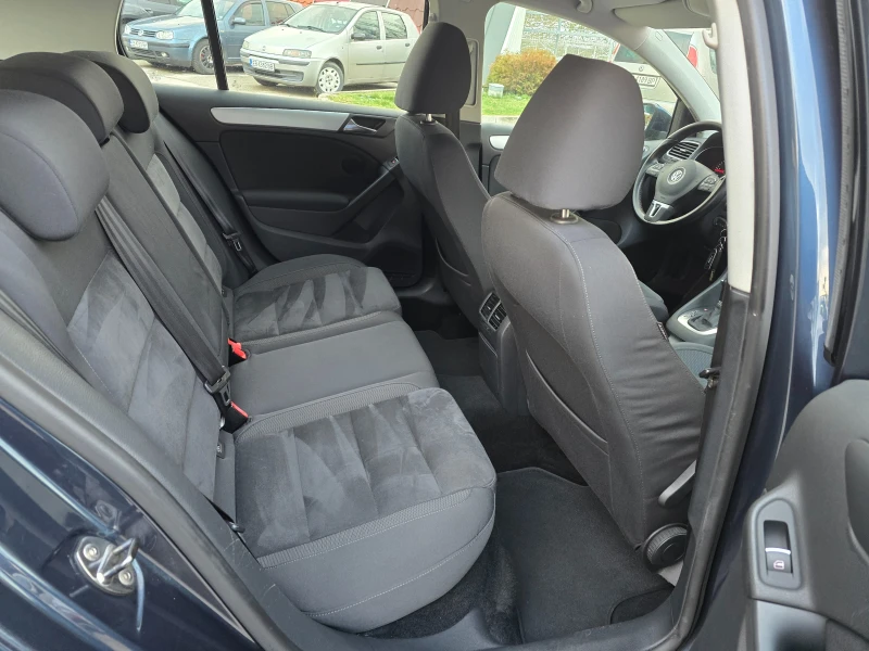 VW Golf 1.6TDI/105PS/HIGHLINE, снимка 11 - Автомобили и джипове - 52920751
